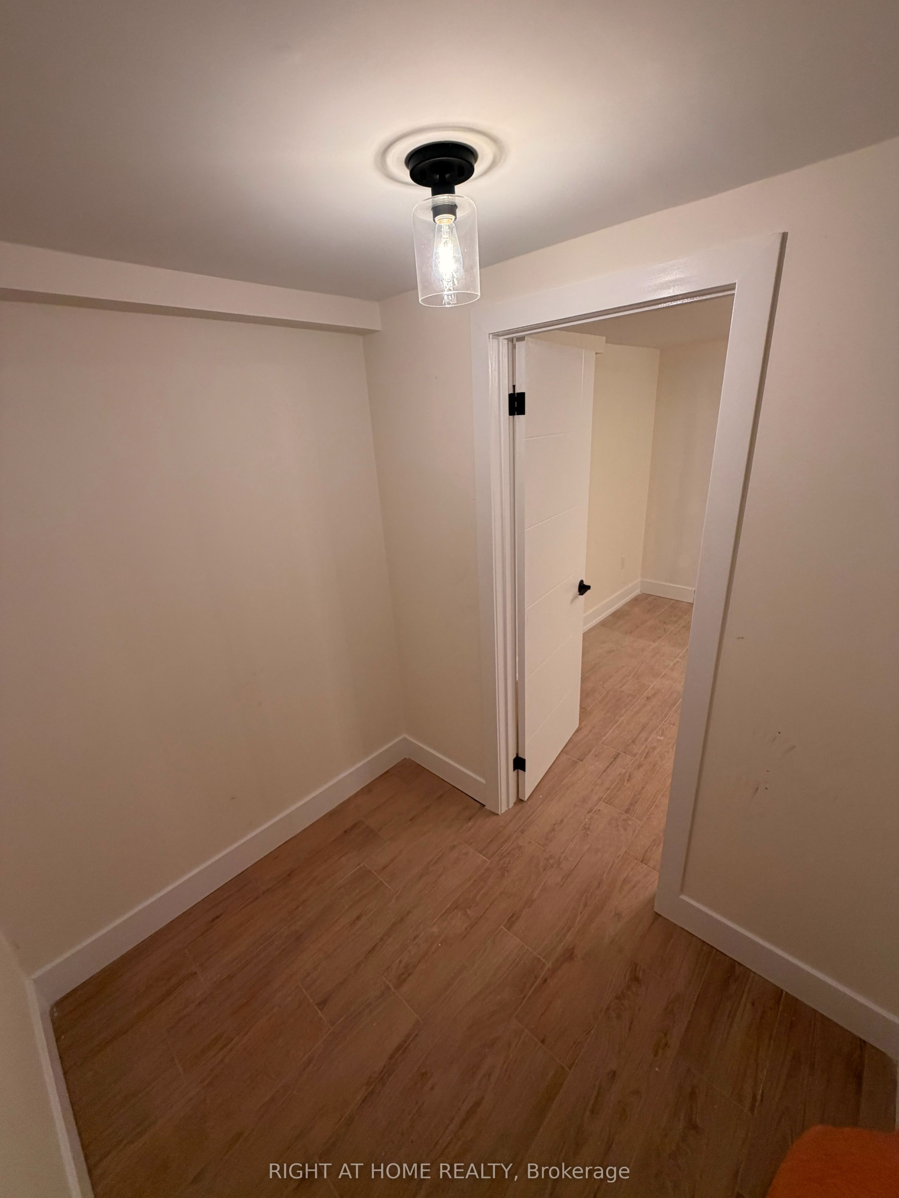 3384 Lake Shore Boulevard W B Property Photo 5