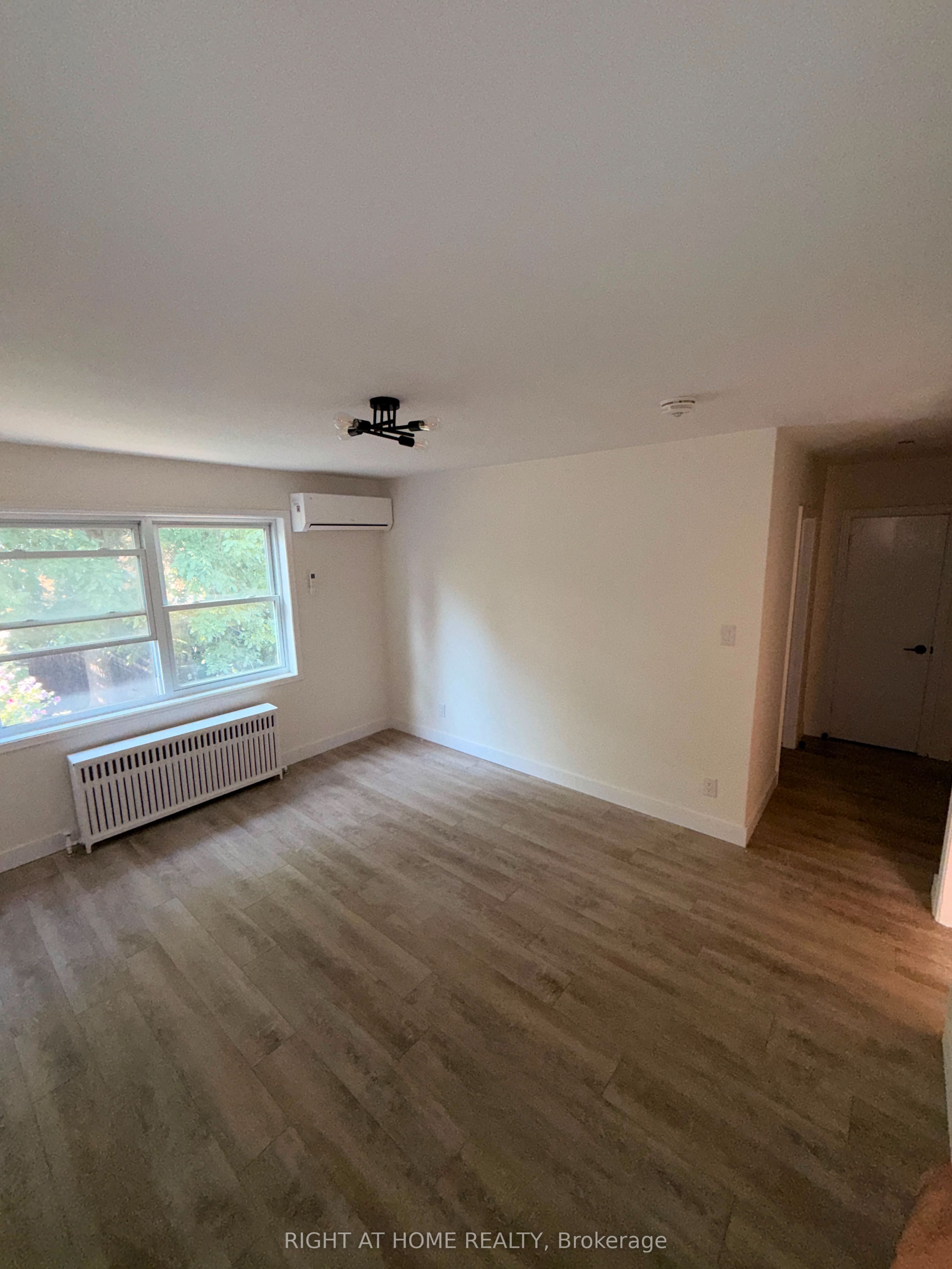 3384 Lake Shore Boulevard W 203 Property Photo 5