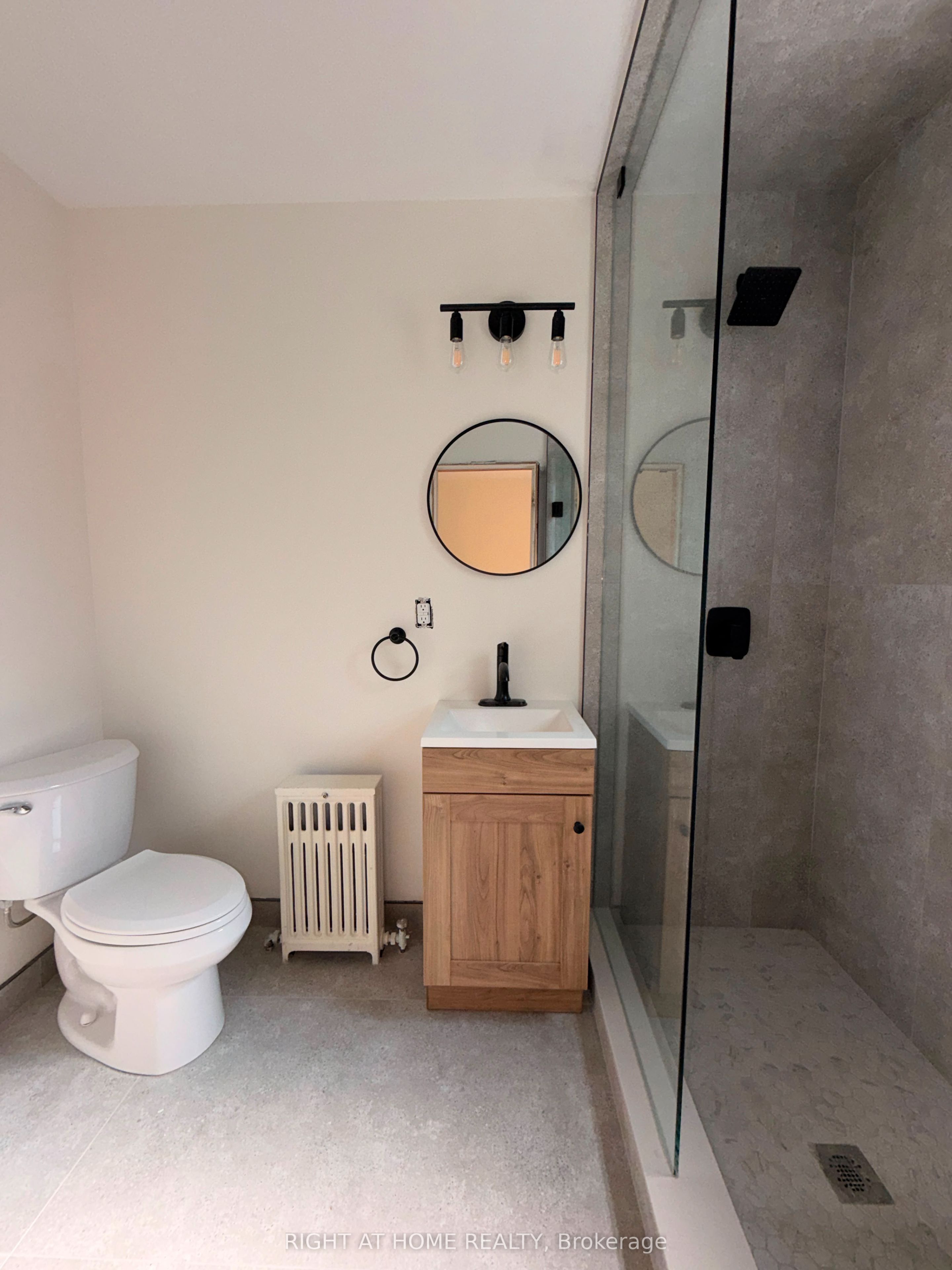 3384 Lake Shore Boulevard W 203 Property Photo 6