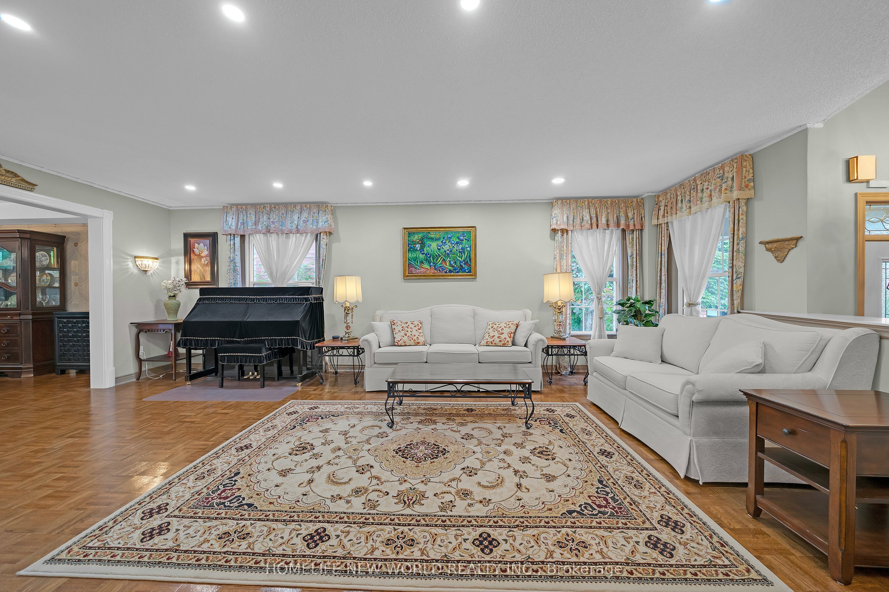 2326 Yorktown Circle Property Photo 8