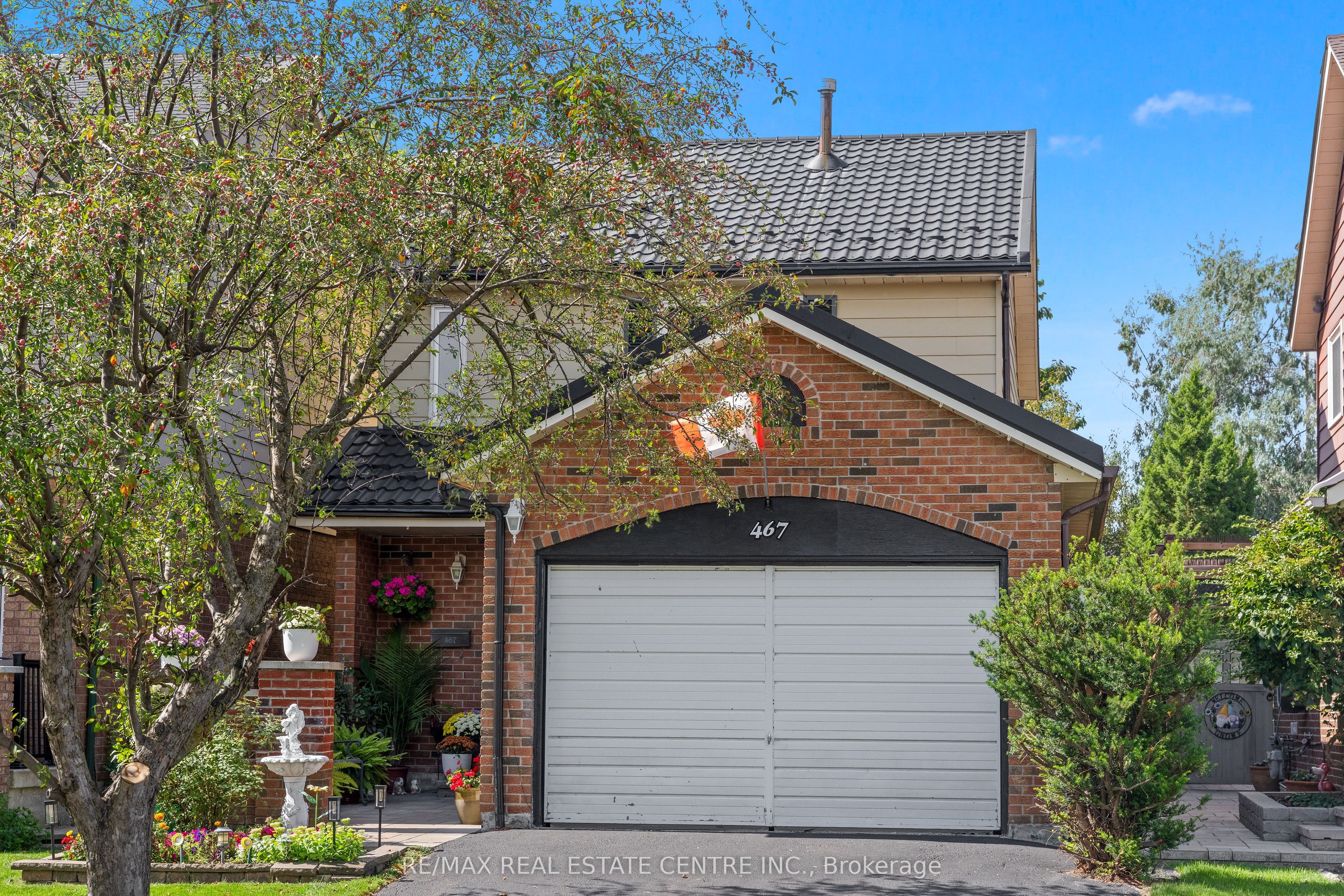 467 Hansen Road N Property Photo 1
