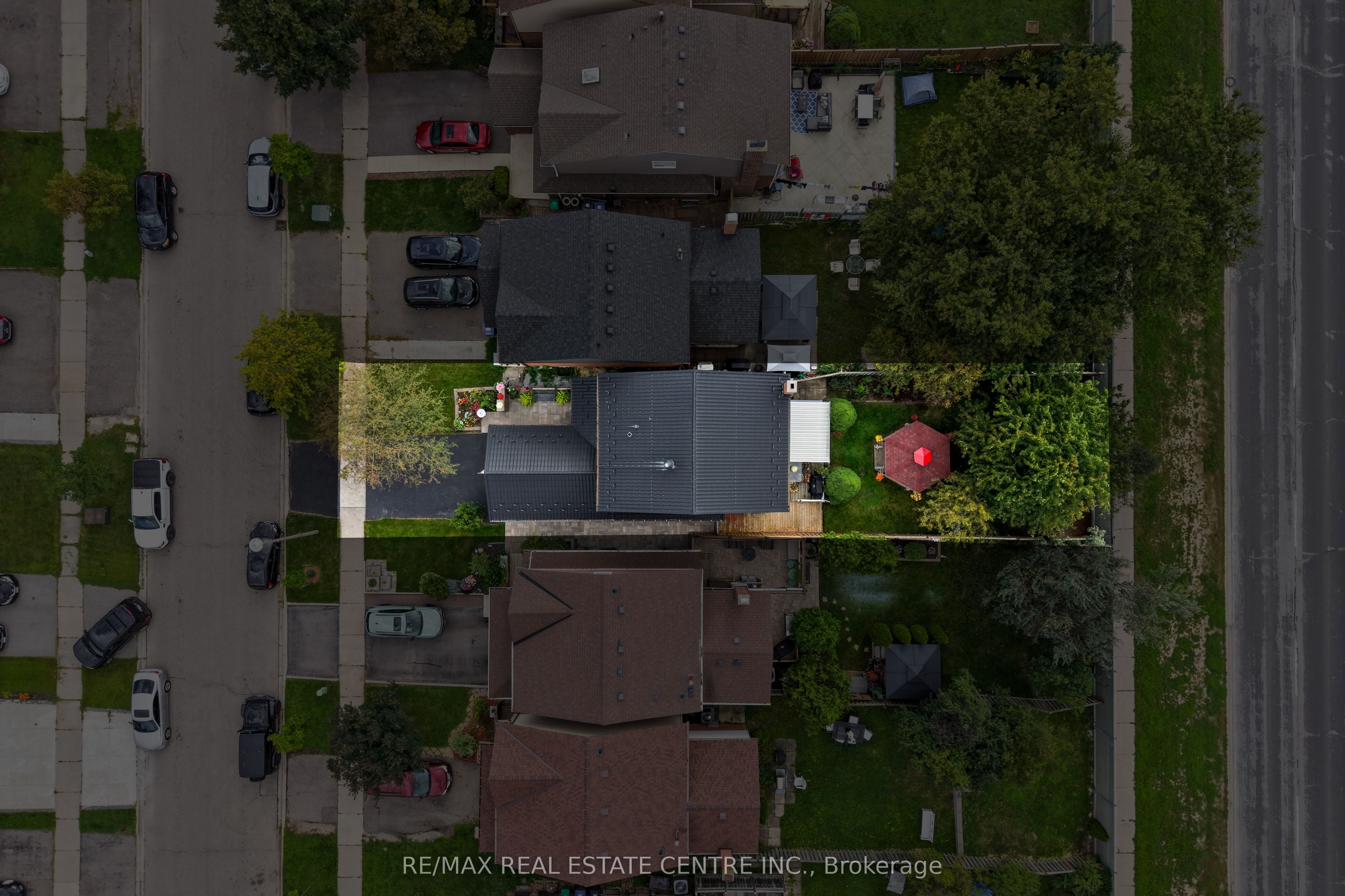 467 Hansen Road N Property Photo 4