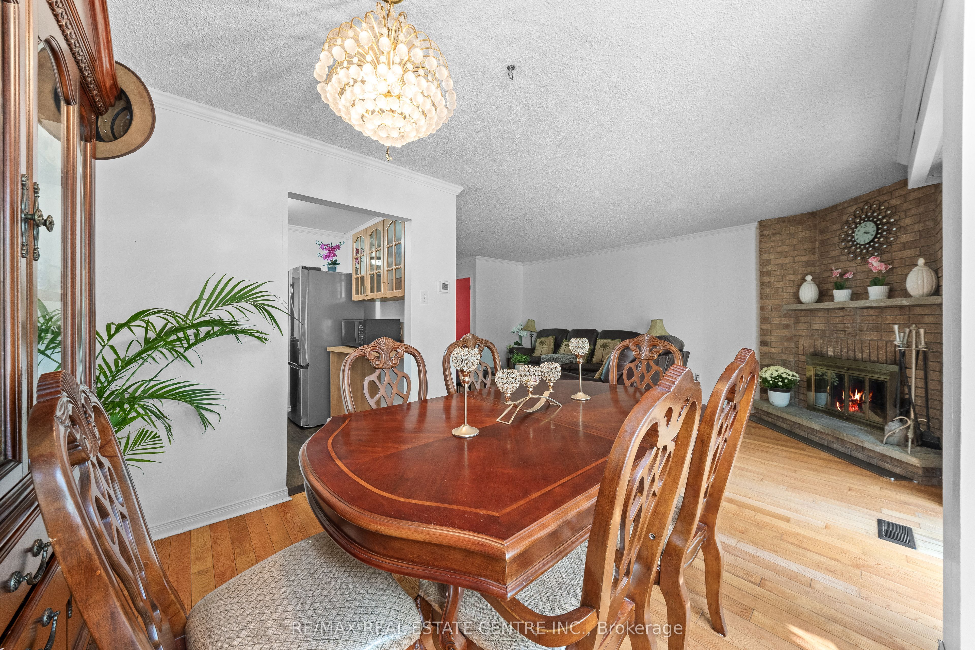 467 Hansen Road N Property Photo 13