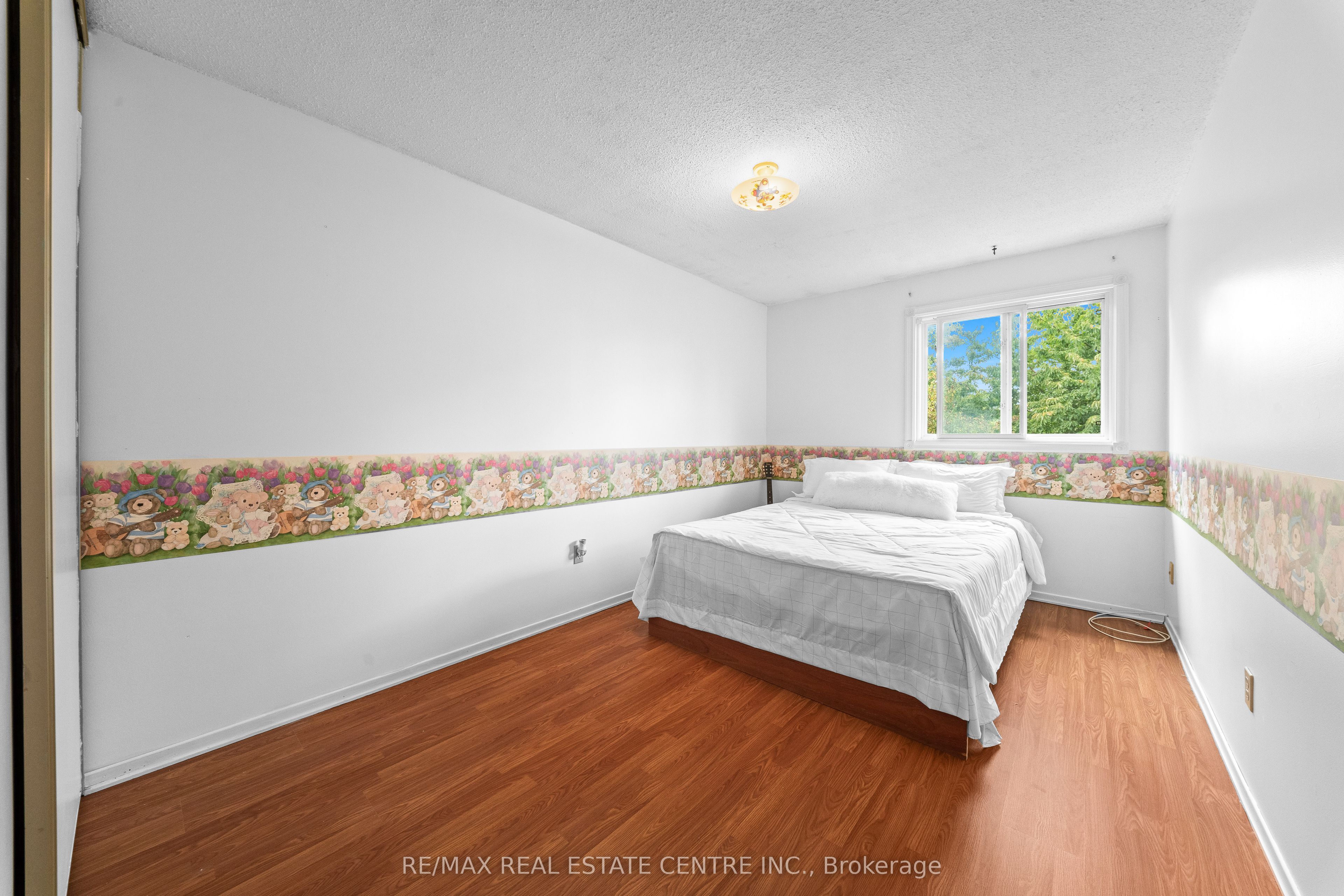 467 Hansen Road N Property Photo 17