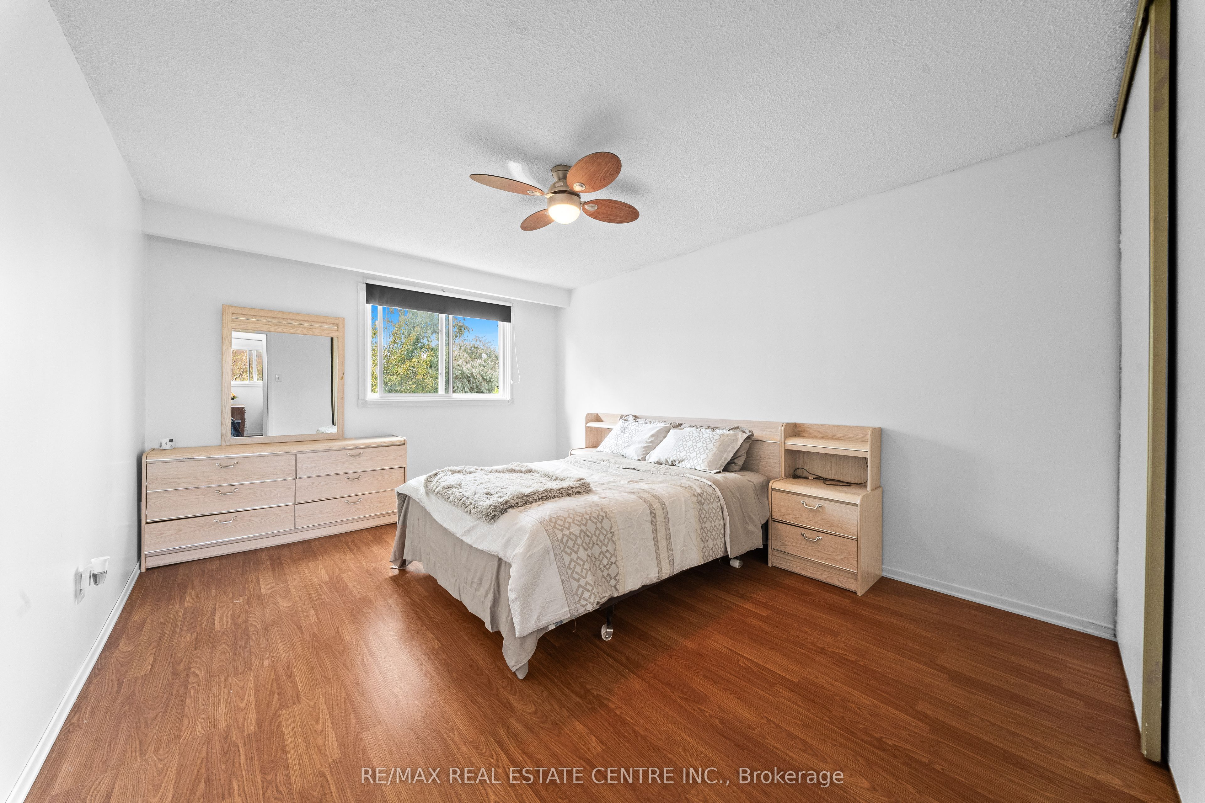 467 Hansen Road N Property Photo 19