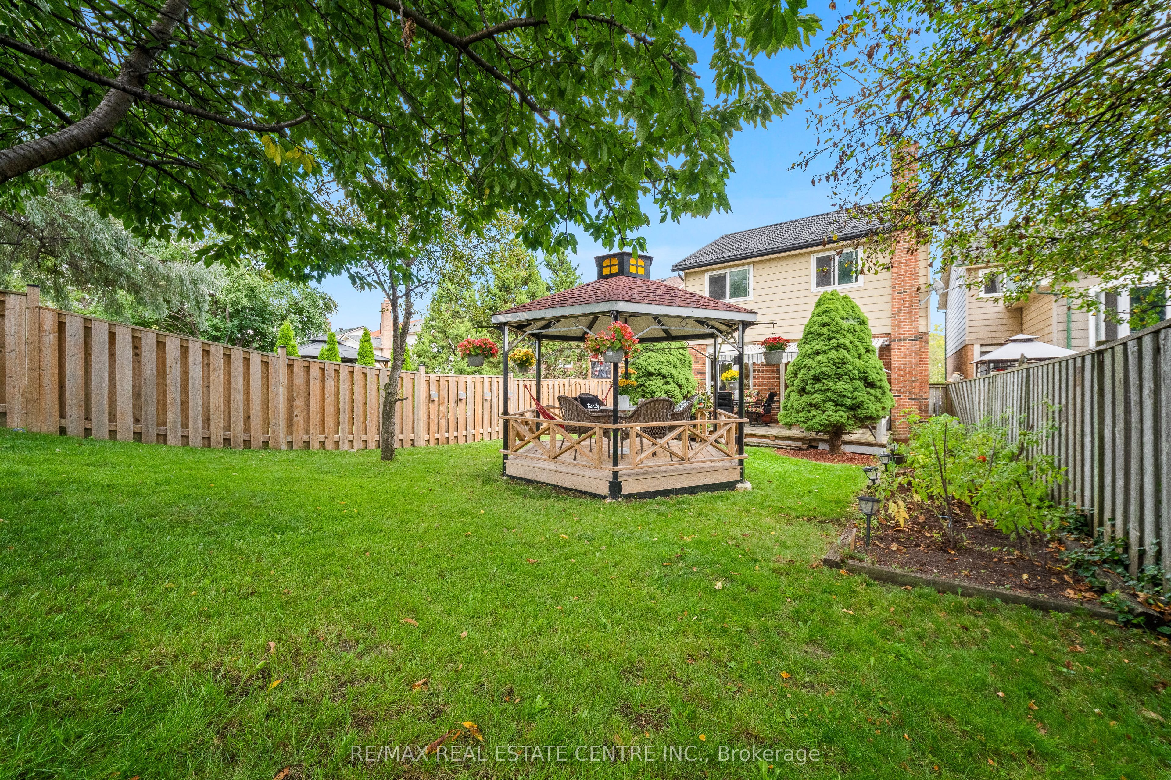 467 Hansen Road N Property Photo 30