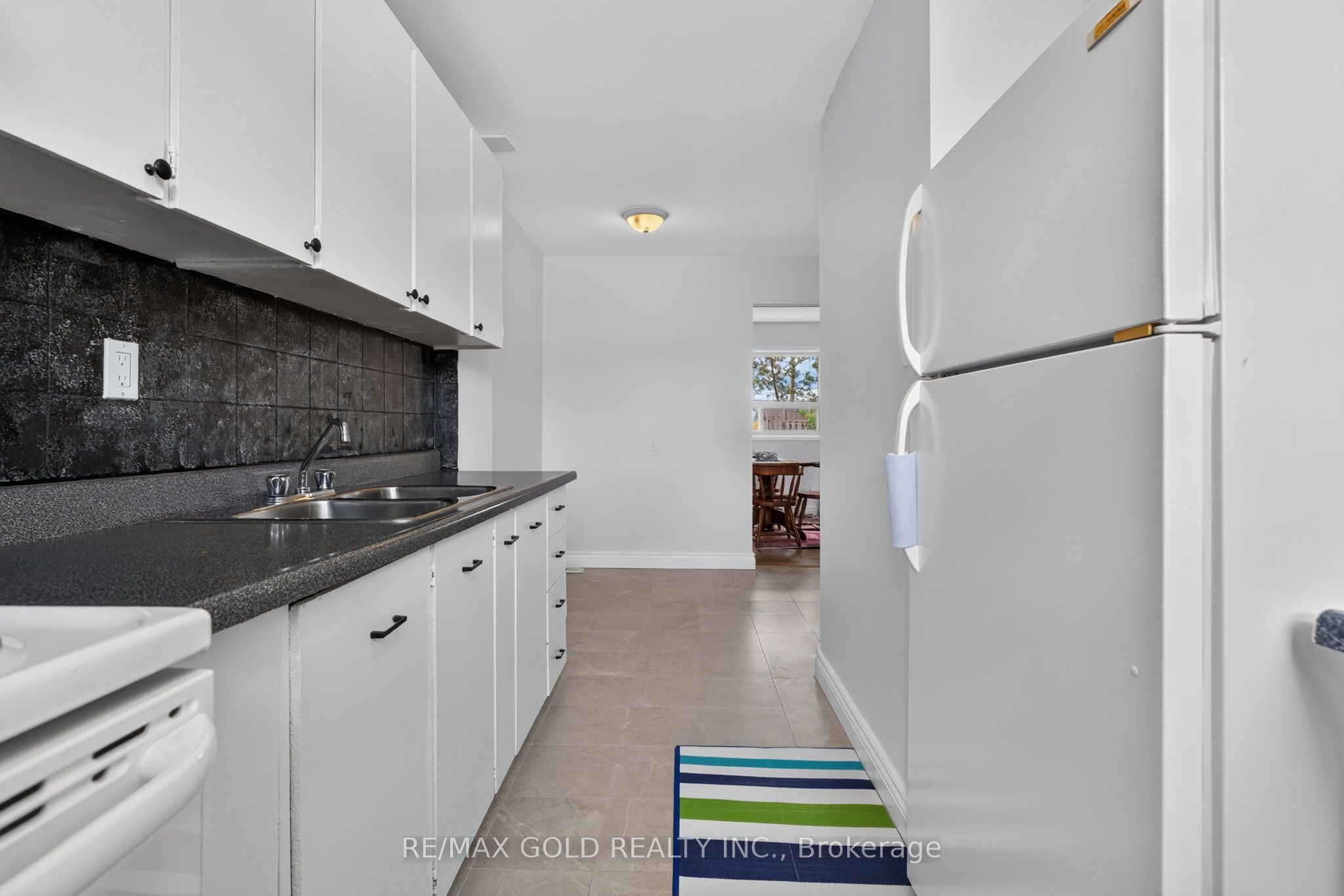 13 Gold Pine Court Property Photo 8
