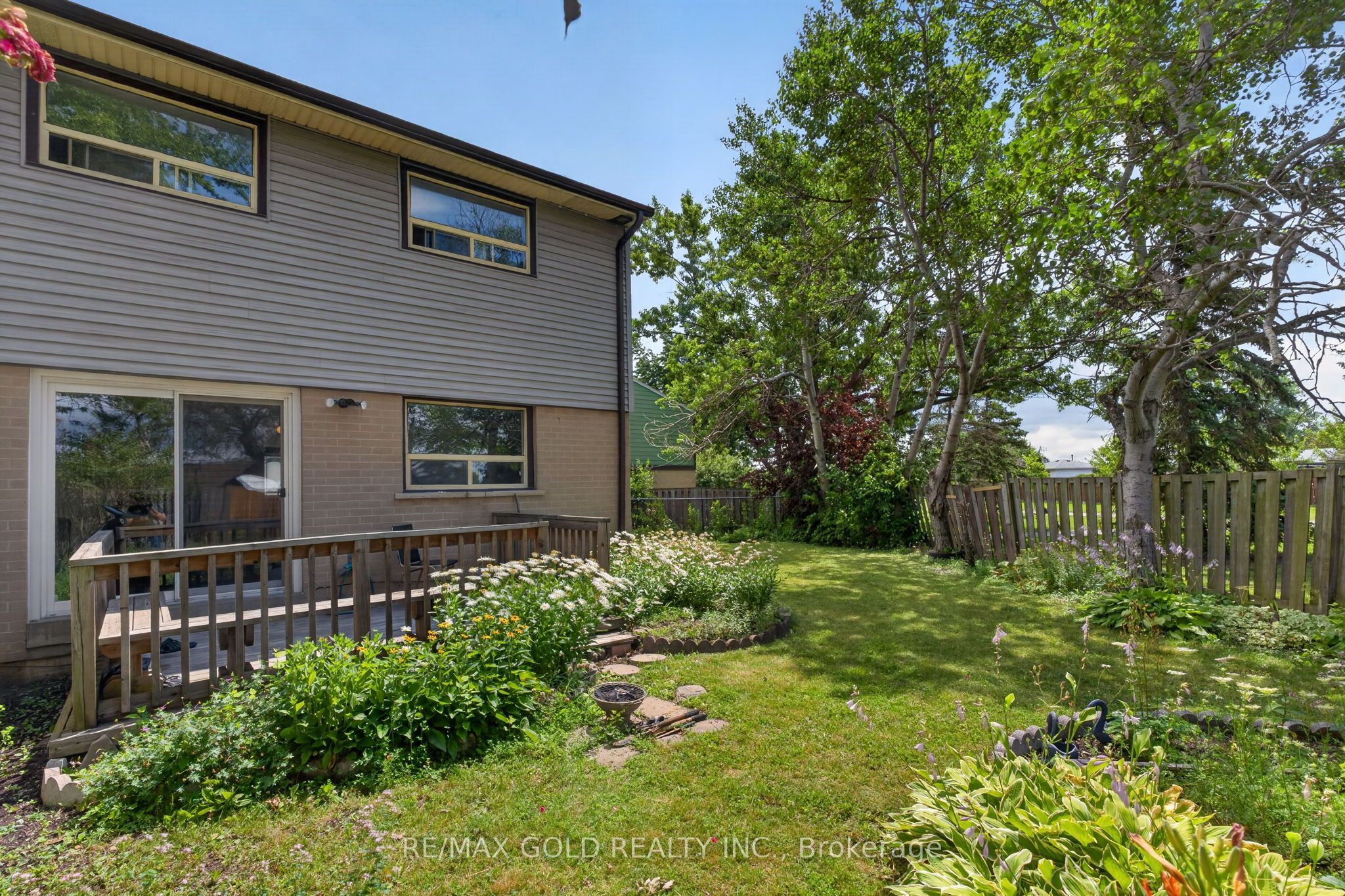 13 Gold Pine Court Property Photo 42