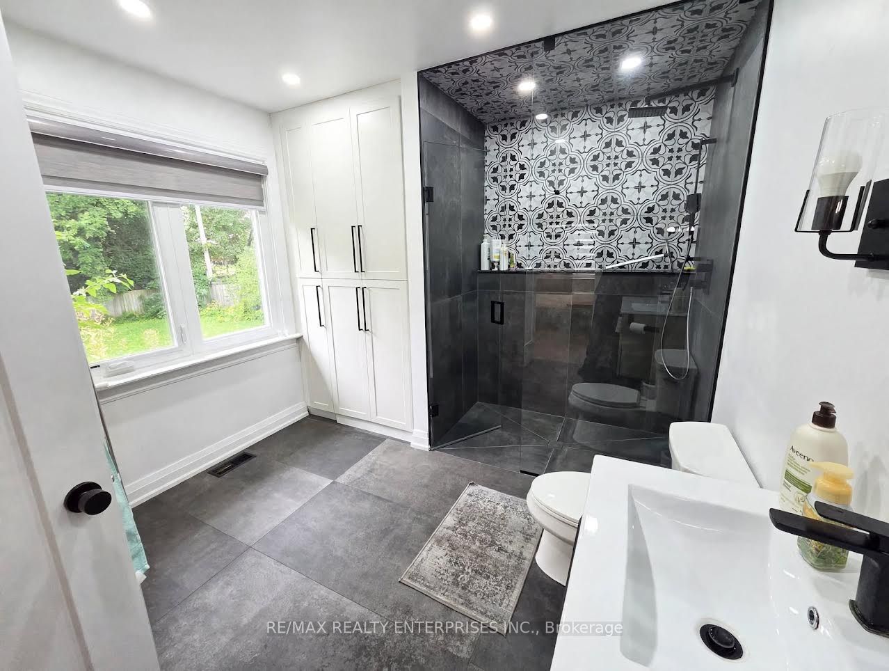 1228 Haig Boulevard Property Photo 10