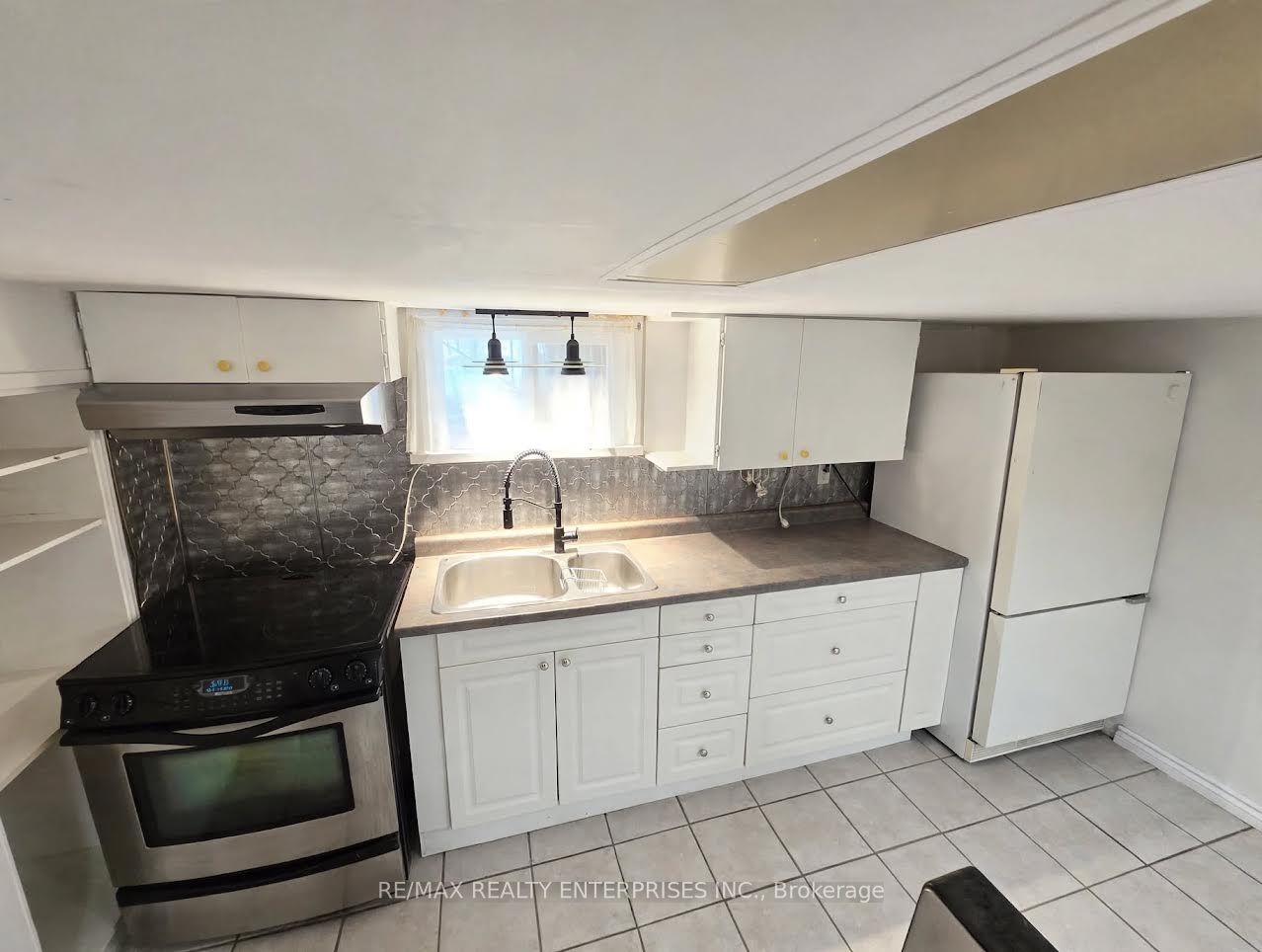 1228 Haig Boulevard Property Photo 16