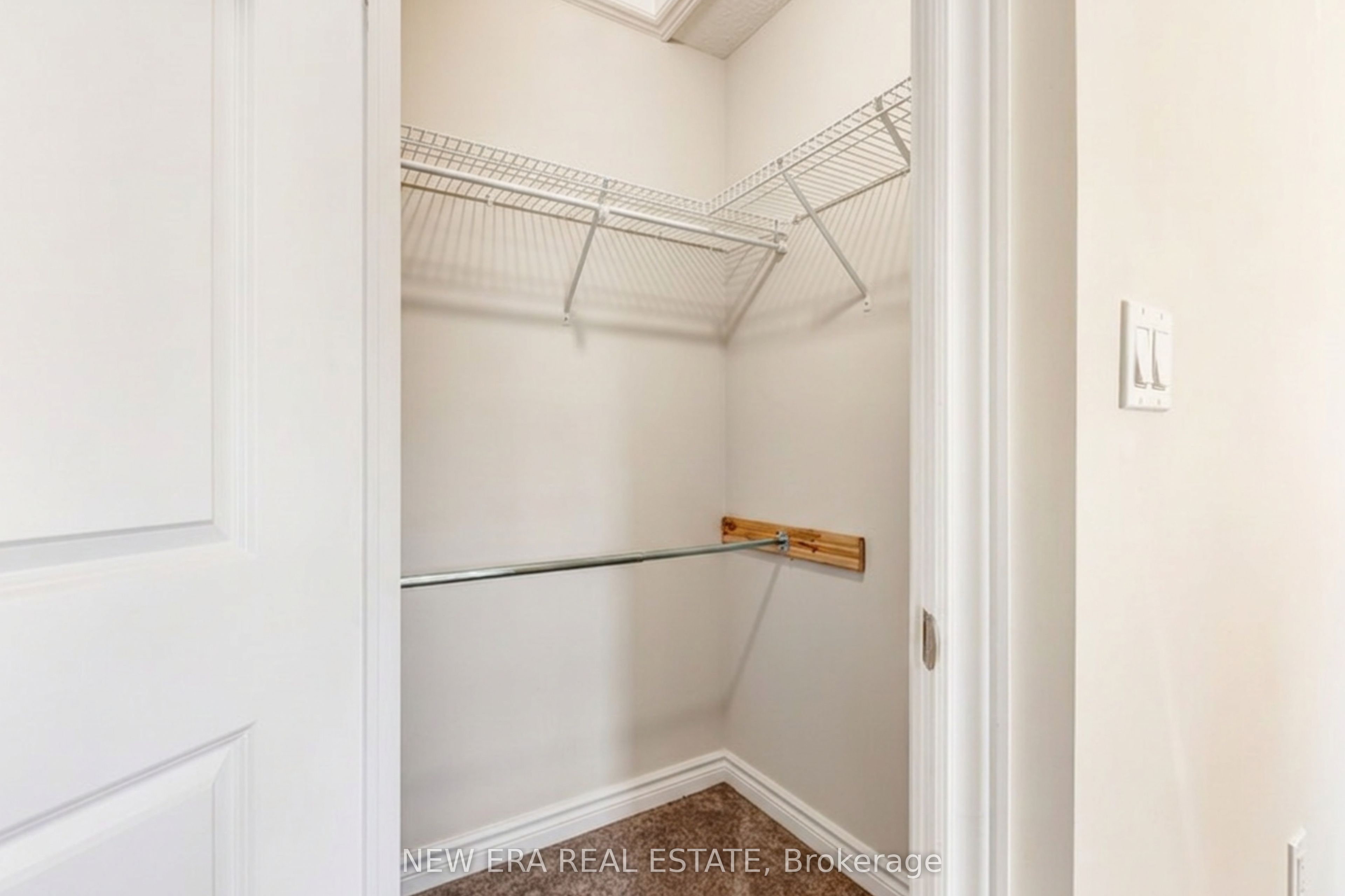 445 Ontario Street S 94 Property Photo 14