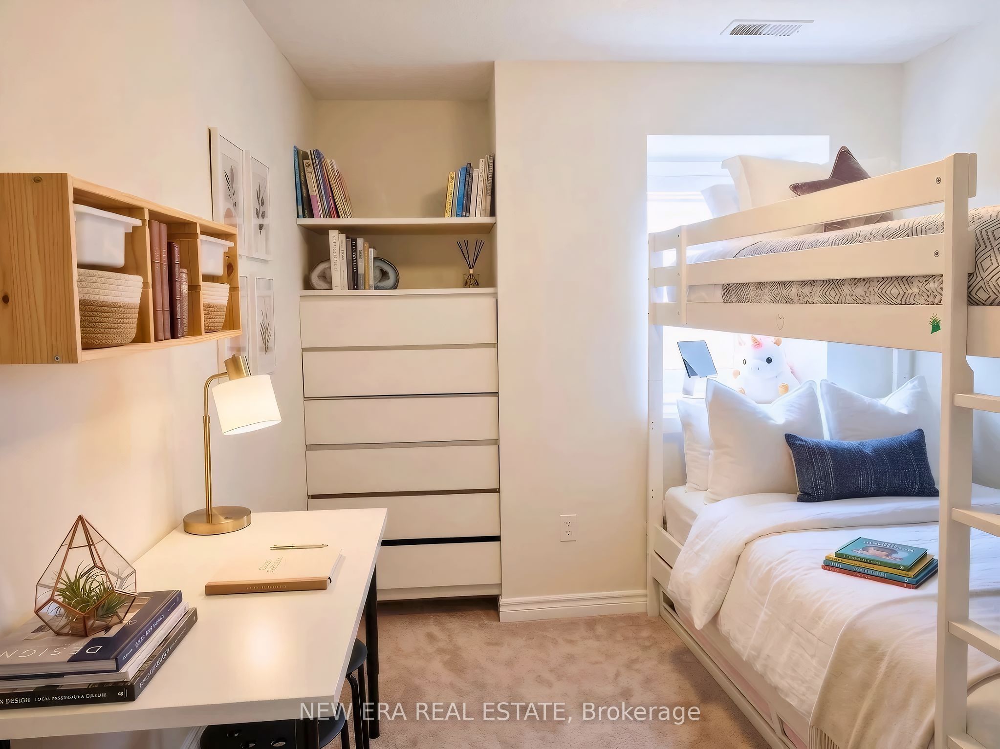 445 Ontario Street S 94 Property Photo 16