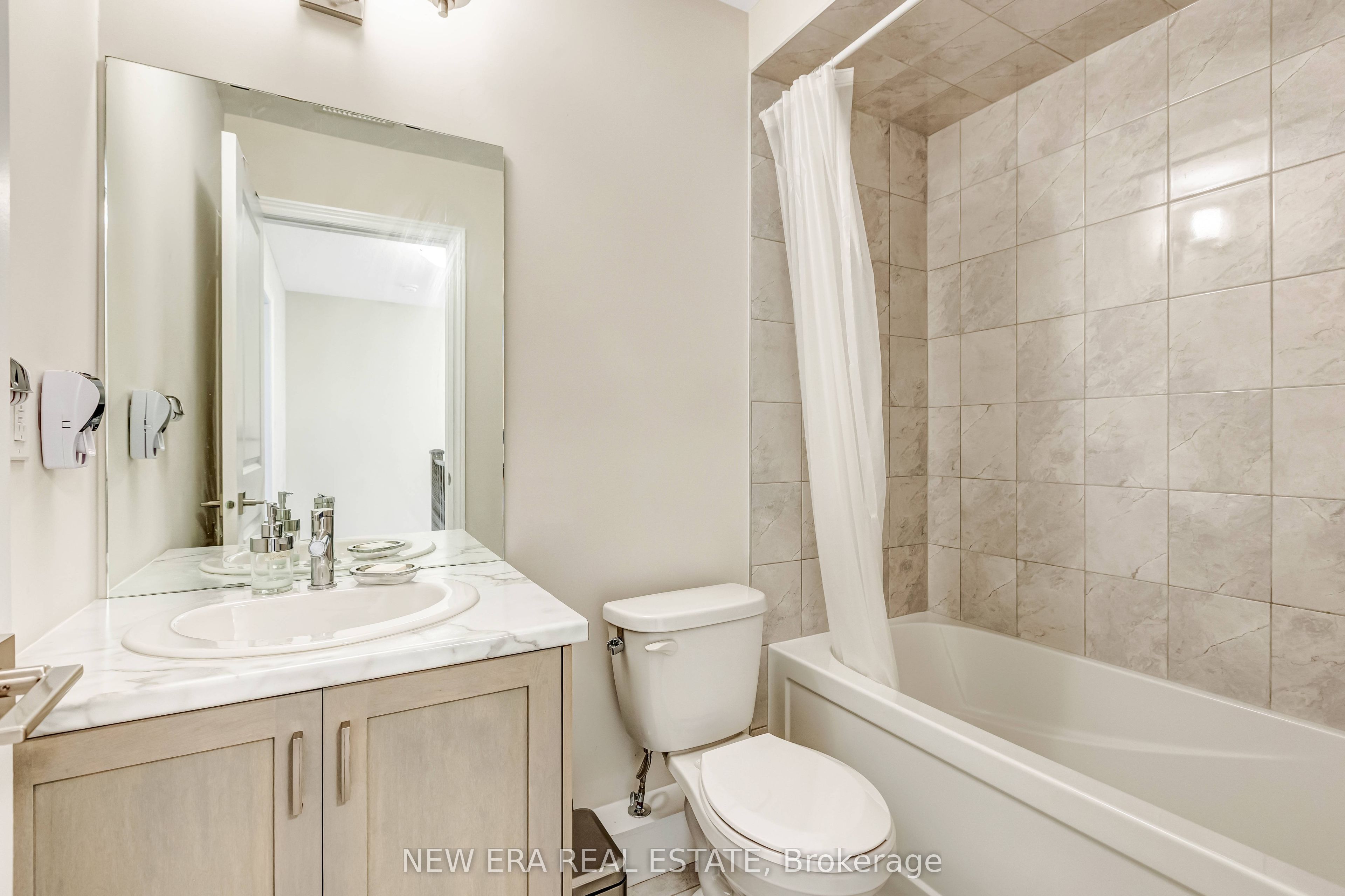 445 Ontario Street S 94 Property Photo 21