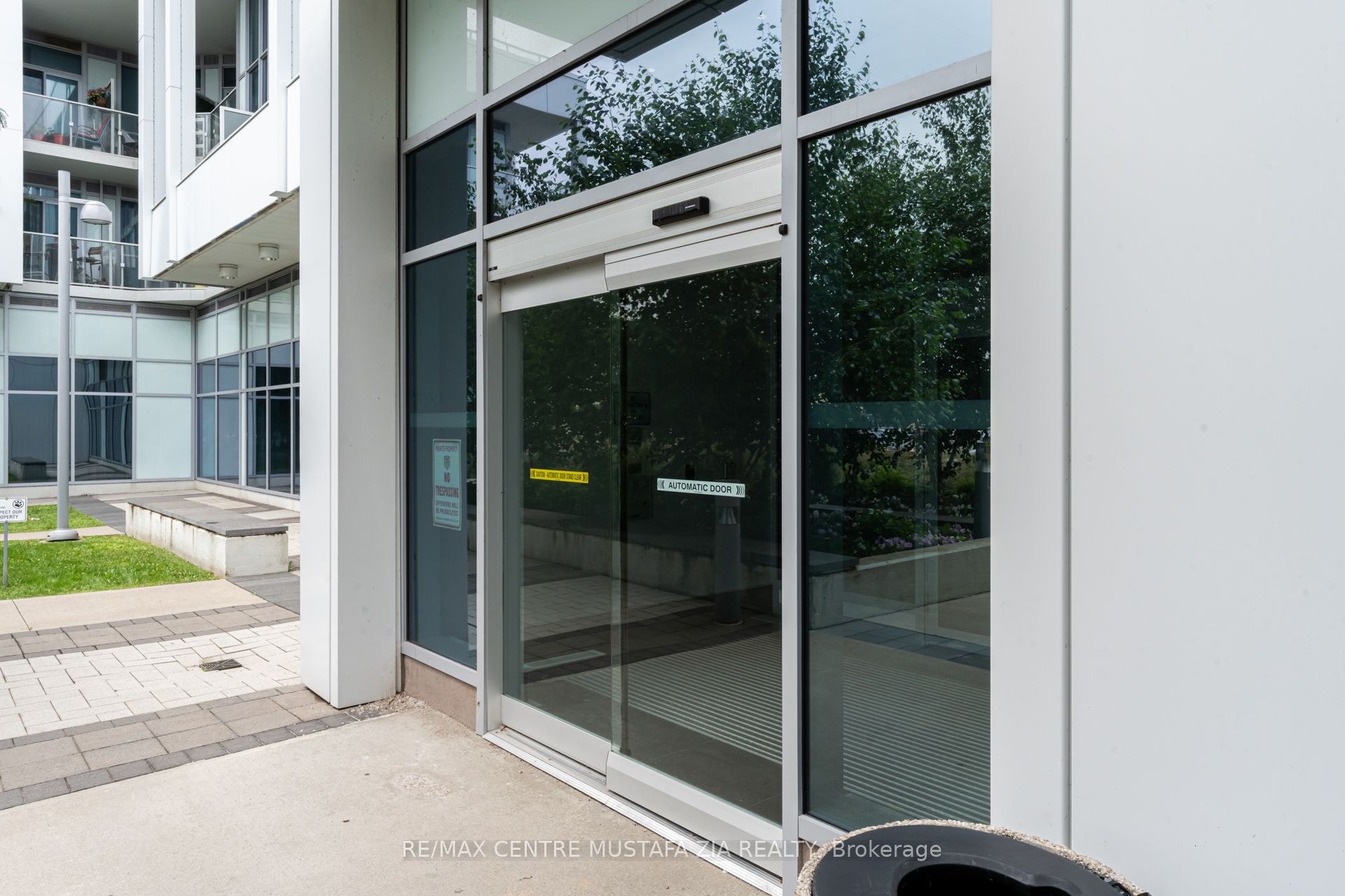 65 Speers Road 1201 Property Photo 4