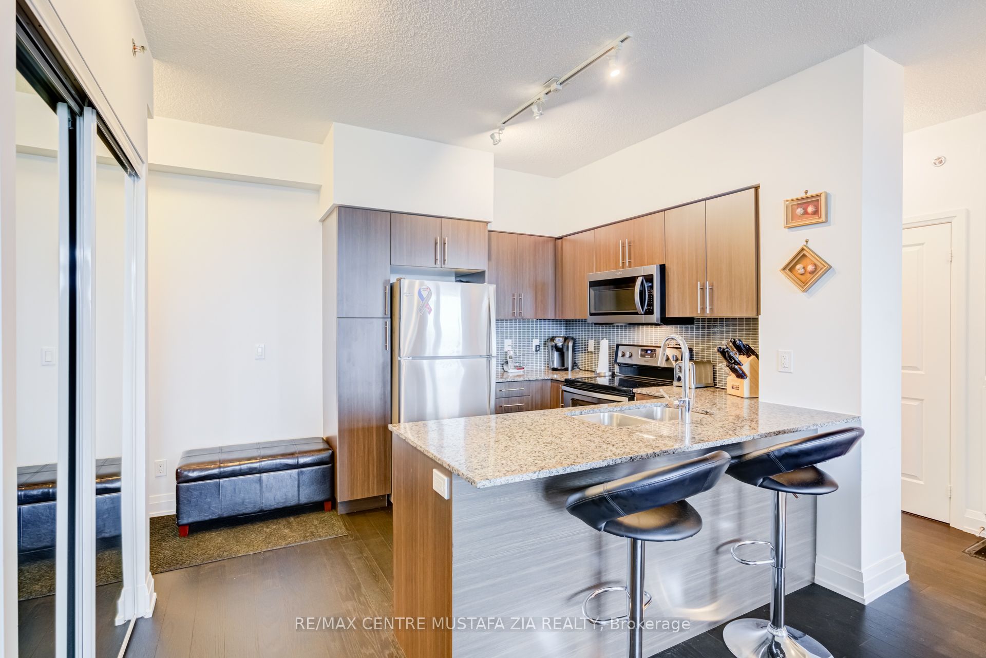 65 Speers Road 1201 Property Photo 10