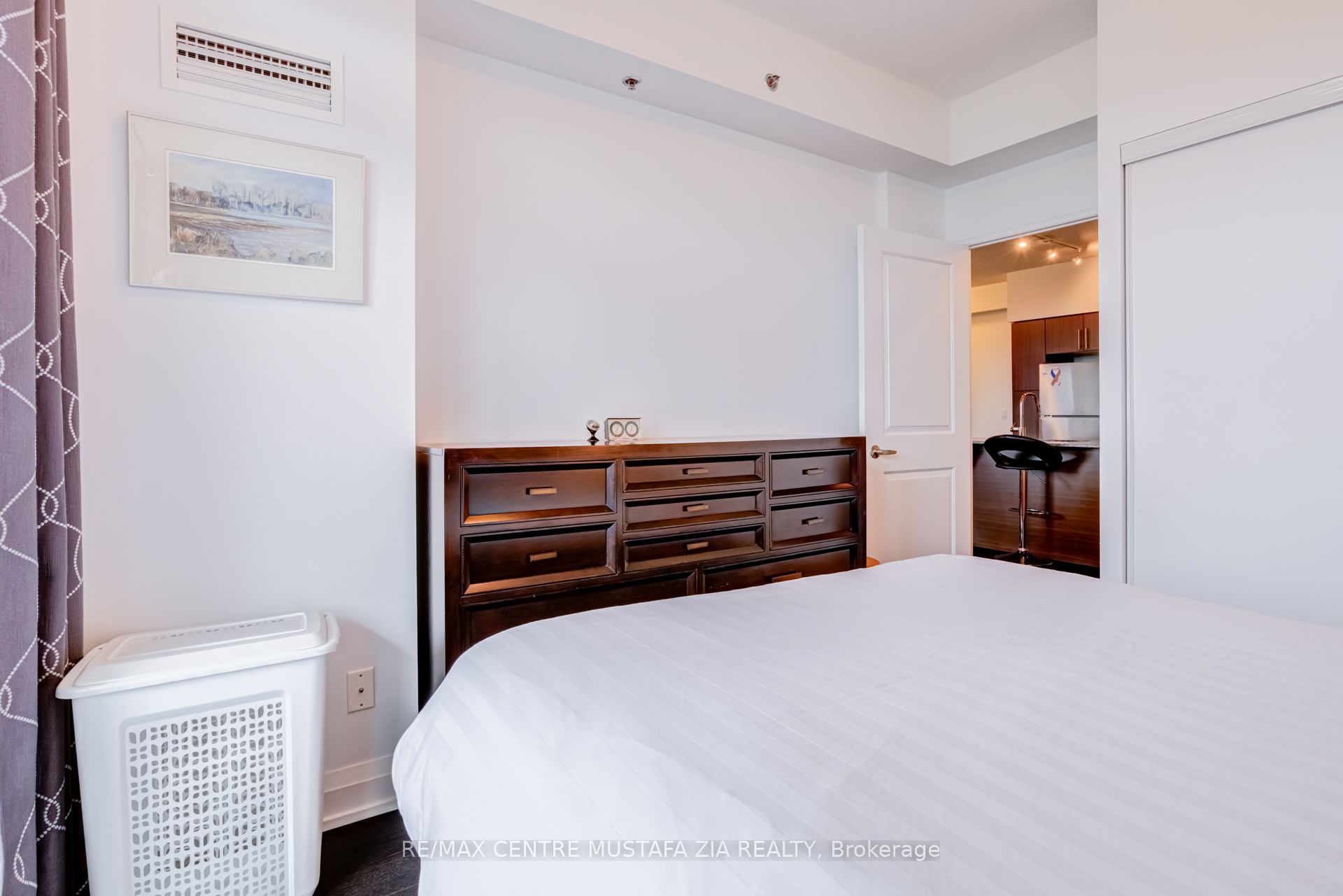 65 Speers Road 1201 Property Photo 22