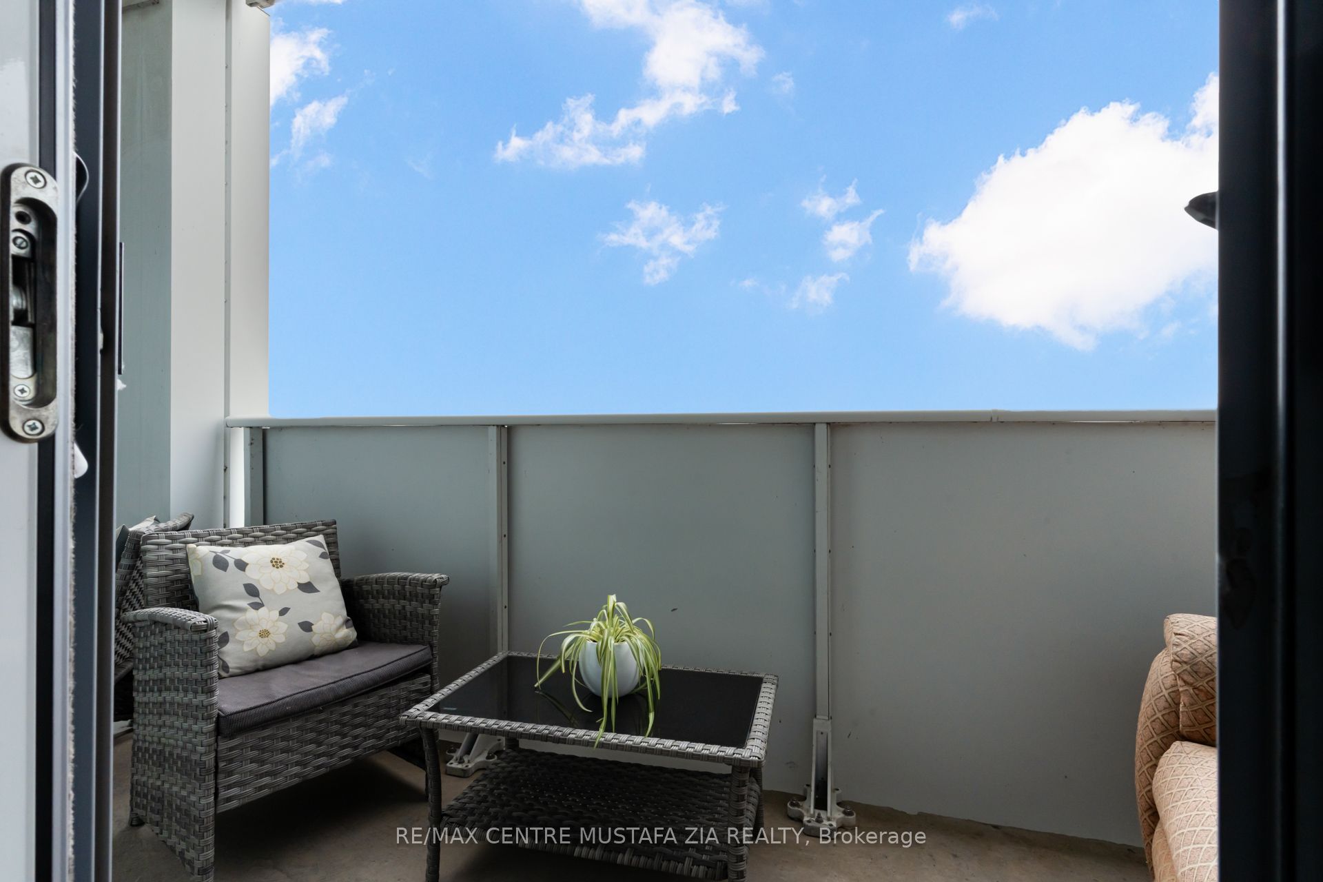 65 Speers Road 1201 Property Photo 25