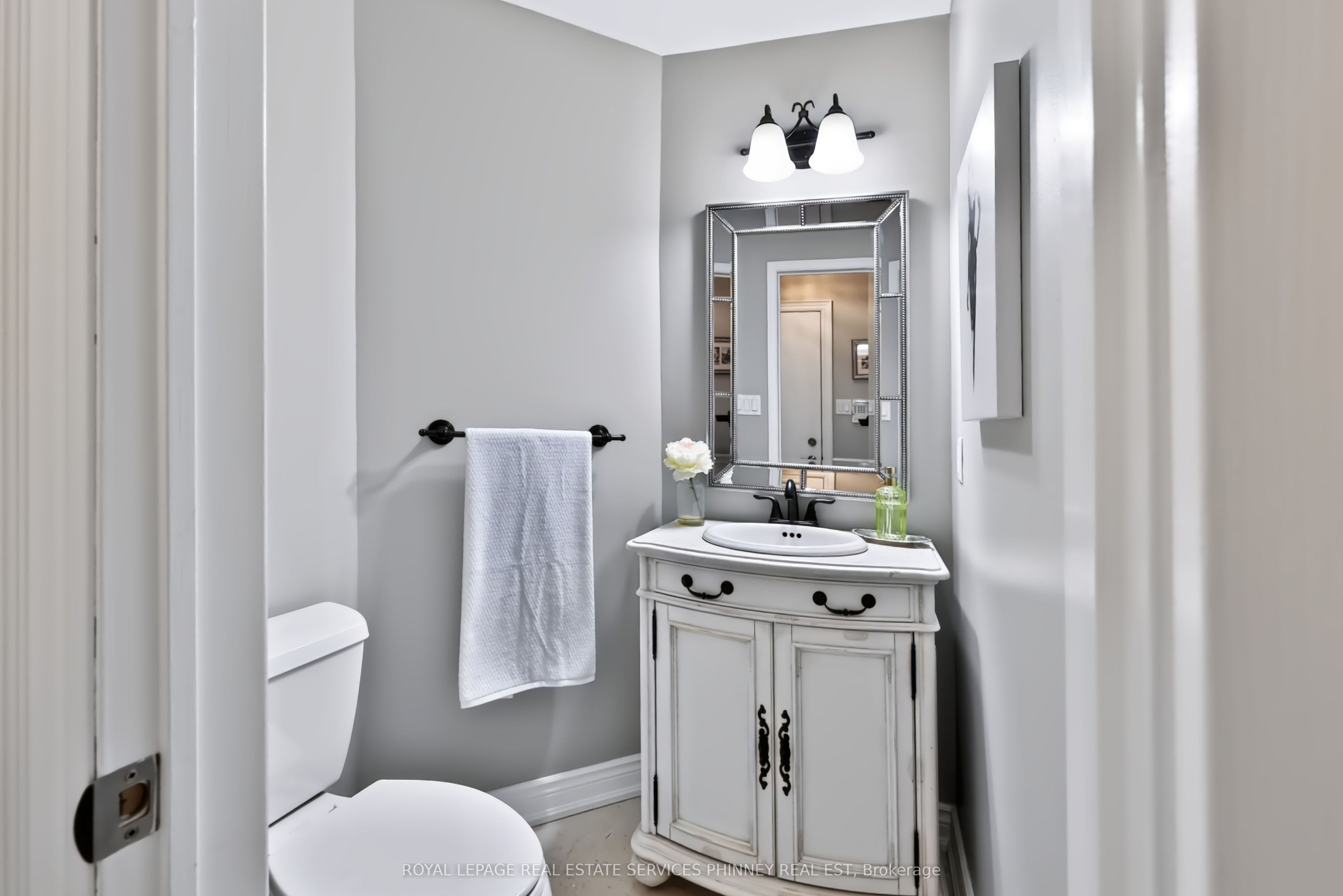 5563 Whitehorn Avenue Property Photo 19
