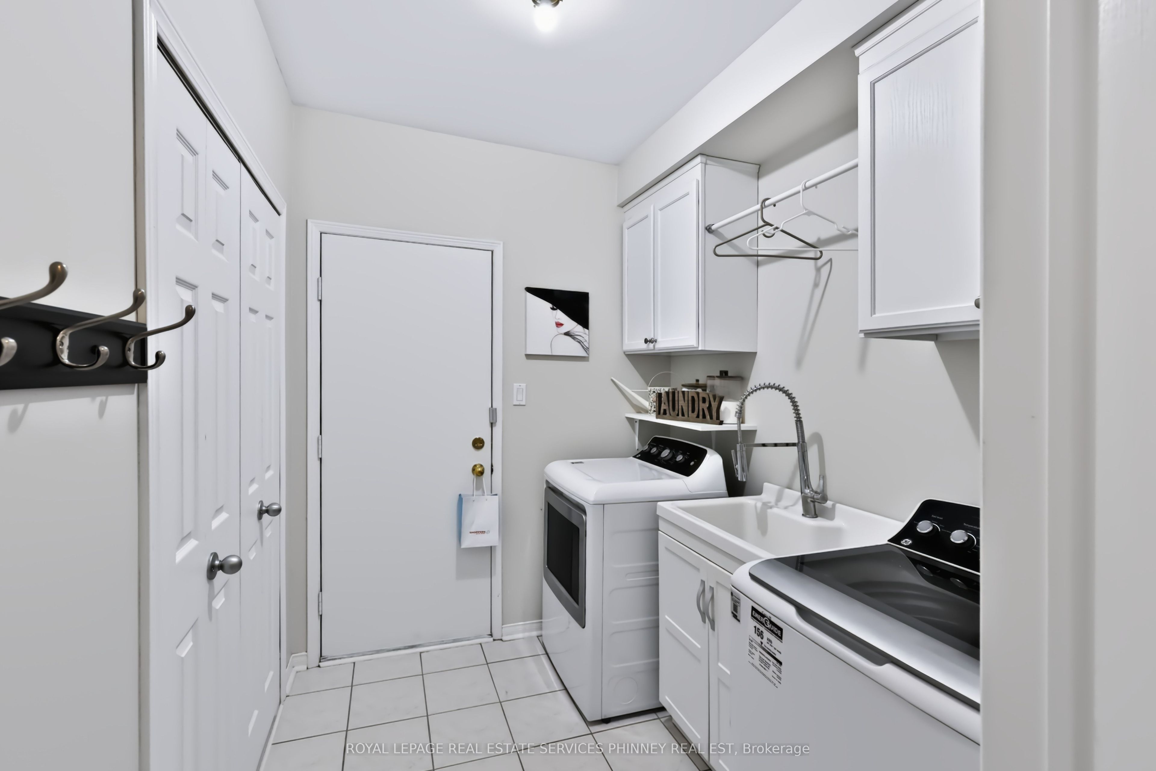 5563 Whitehorn Avenue Property Photo 20