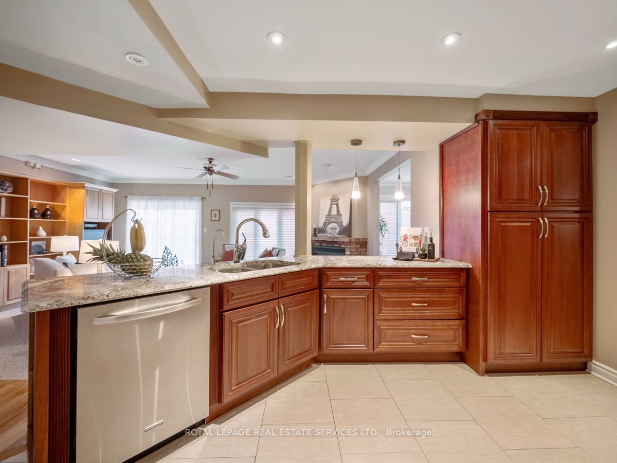 1494 Islington Avenue Property Photo 7