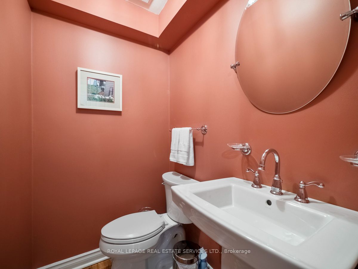 1494 Islington Avenue Property Photo 12