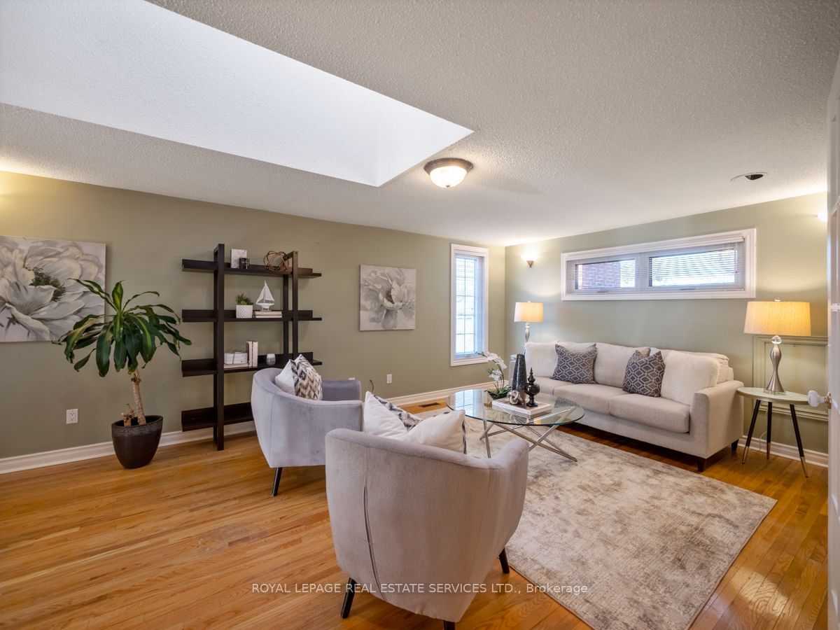 1494 Islington Avenue Property Photo 23