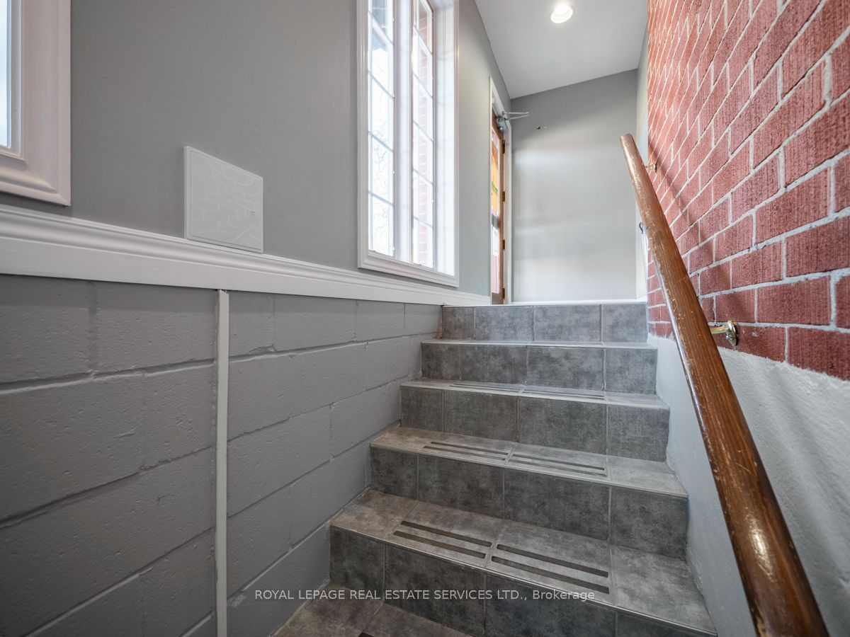 1494 Islington Avenue Property Photo 34