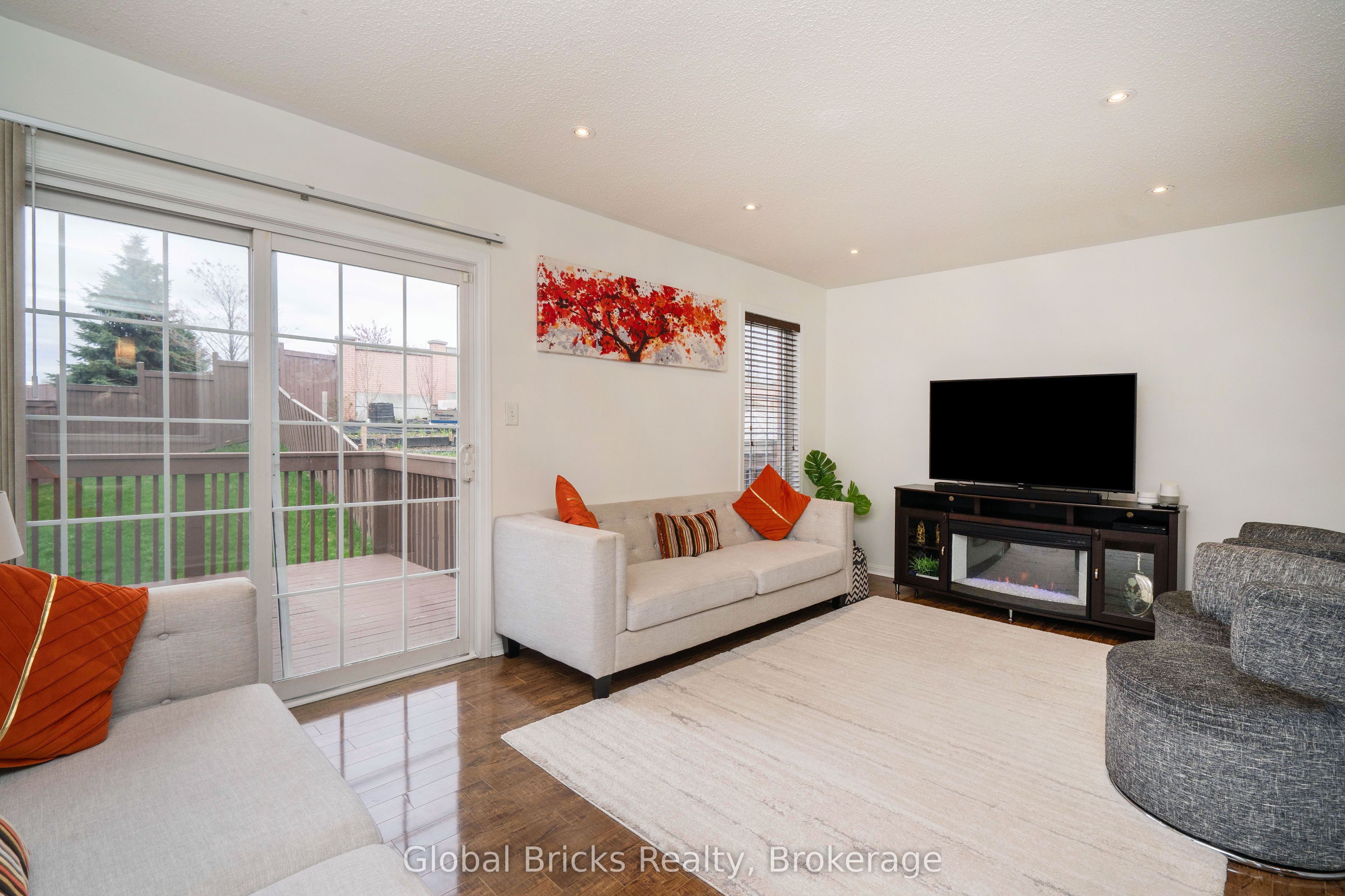 60 Dwyer Drive Property Photo 14