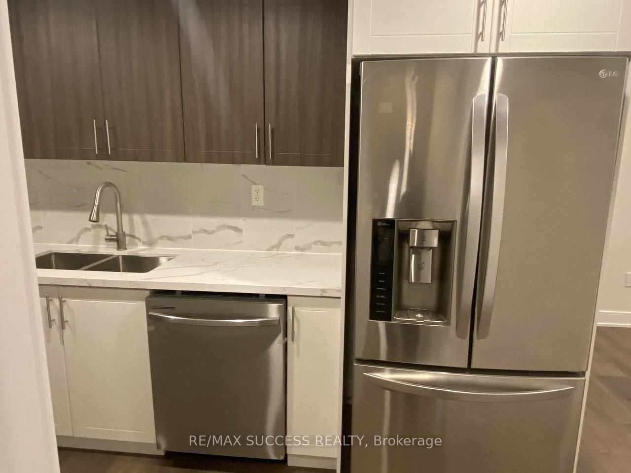 566 Yates Drive Lower Unit Property Photo 4