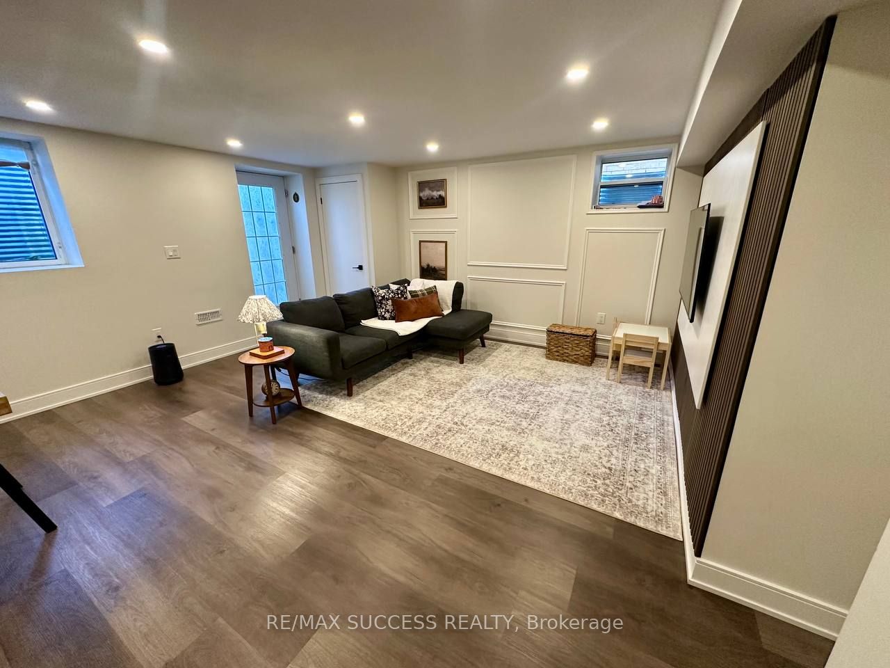 566 Yates Drive Lower Unit Property Photo 4