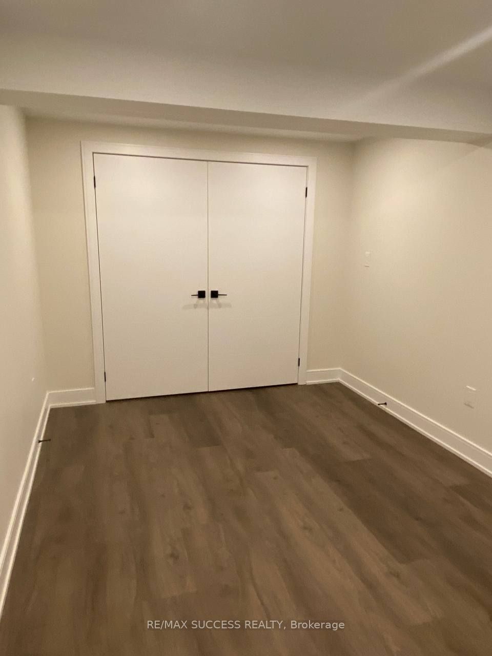 566 Yates Drive Lower Unit Property Photo 12
