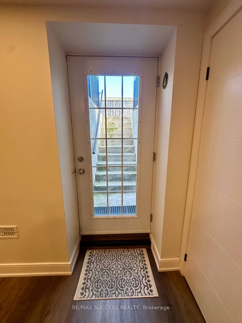 566 Yates Drive Lower Unit Property Photo 12
