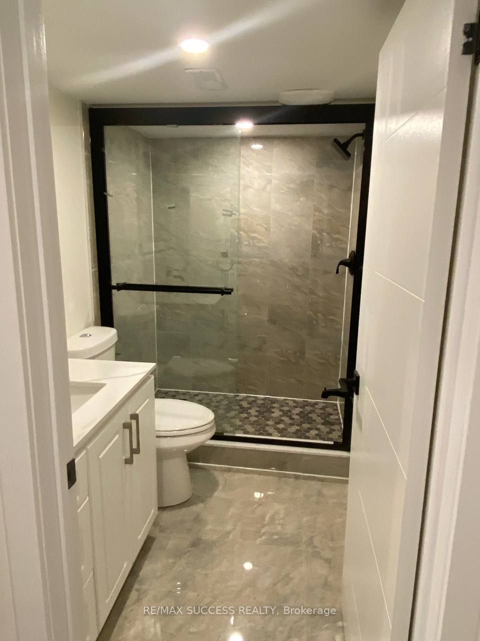 566 Yates Drive Lower Unit Property Photo 16