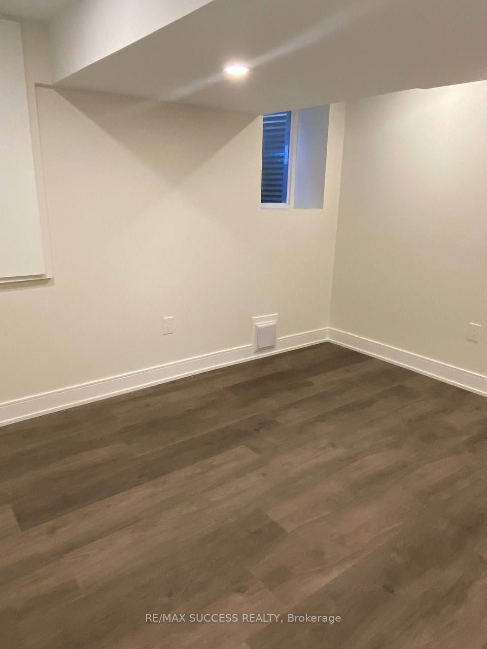 566 Yates Drive Lower Unit Property Photo 19