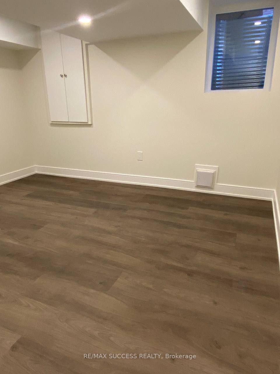566 Yates Drive Lower Unit Property Photo 23
