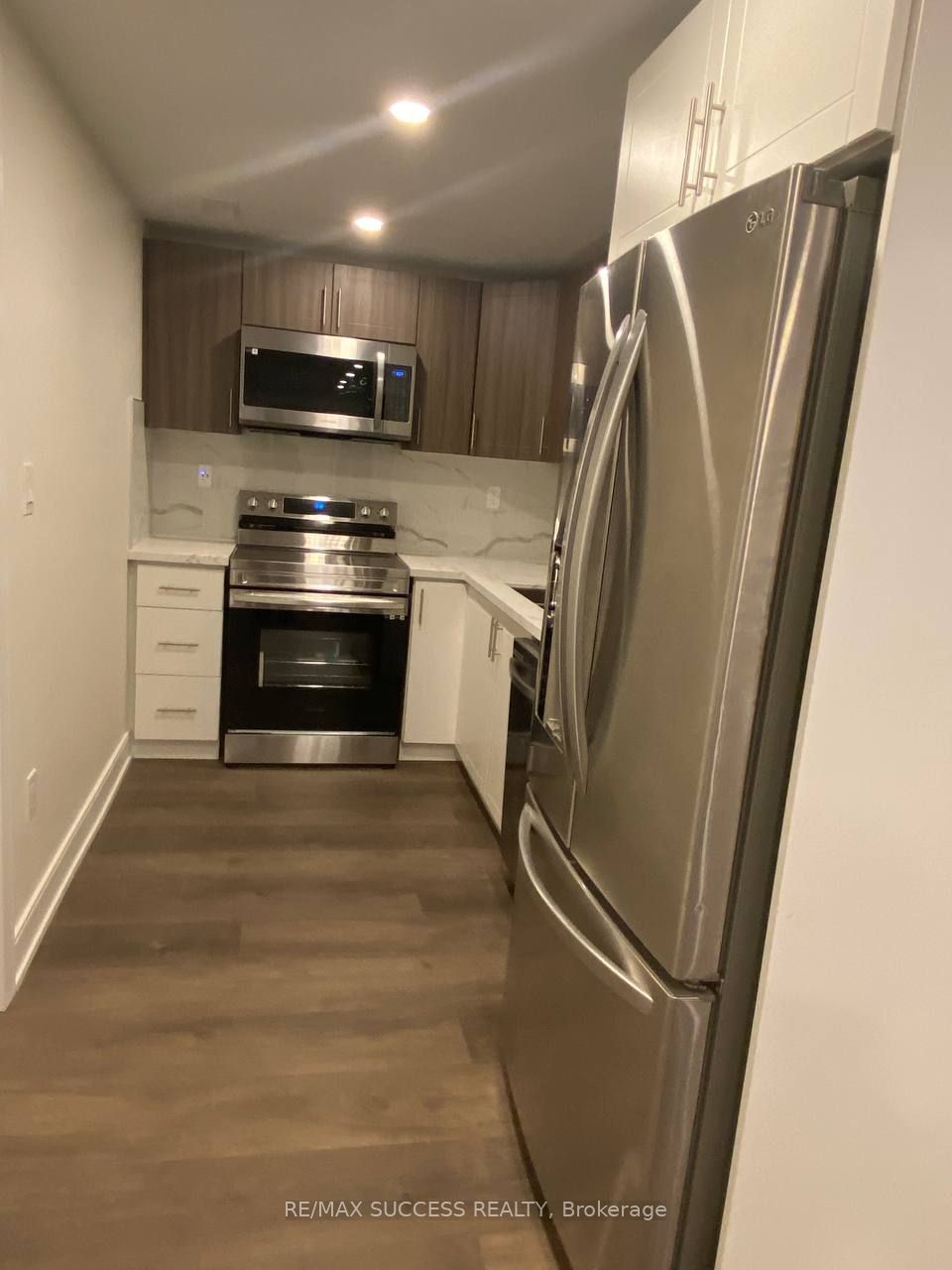566 Yates Drive Lower Unit Property Photo 24