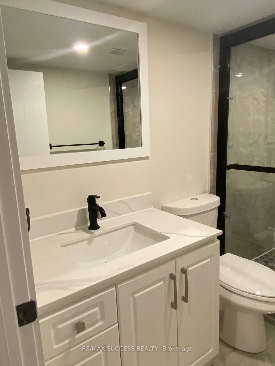 566 Yates Drive Lower Unit Property Photo 29