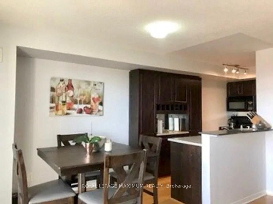 1040 The Queensway Avenue 415 Property Photo 5