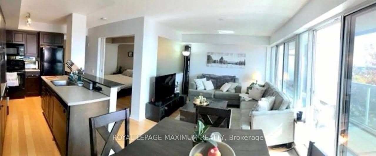1040 The Queensway Avenue 415 Property Photo 6