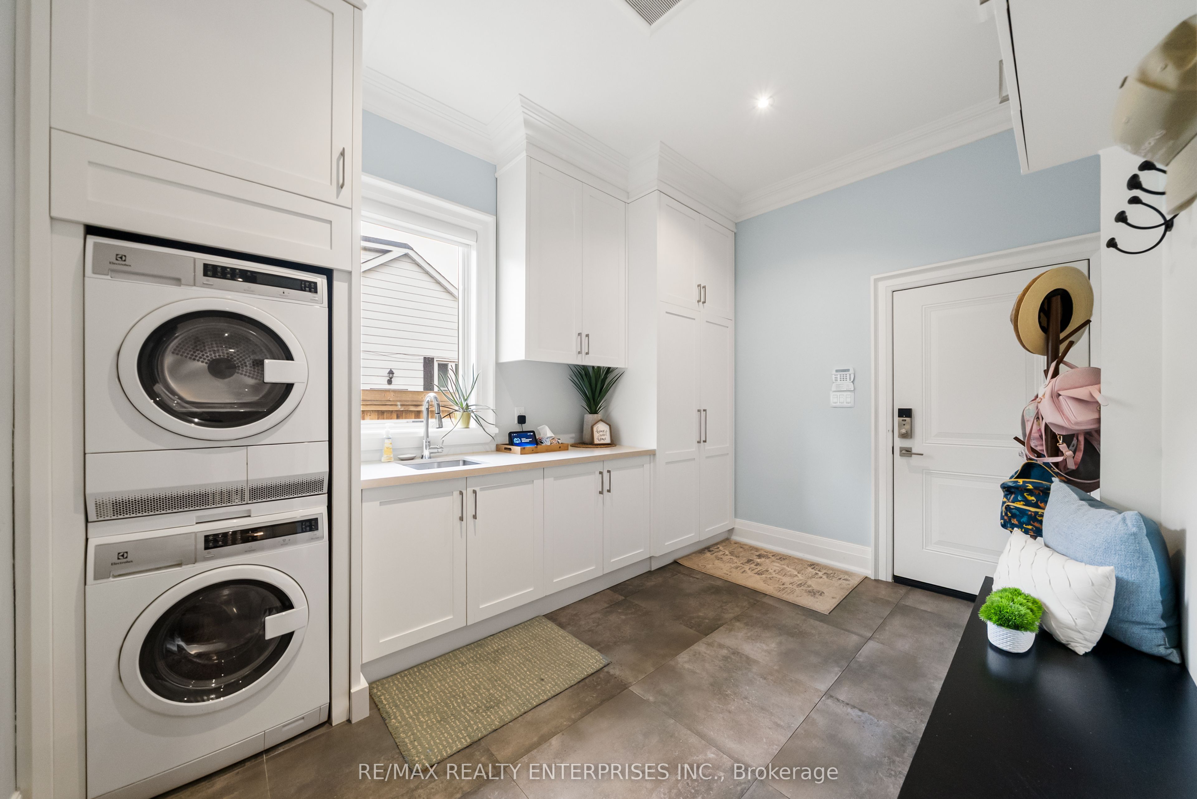 363 Niar Avenue Property Photo 22