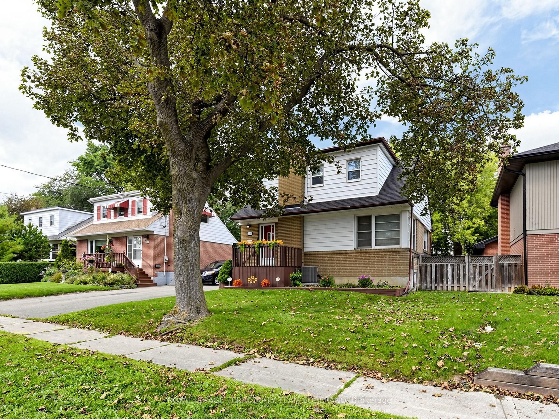 16 Clearbrooke Circle