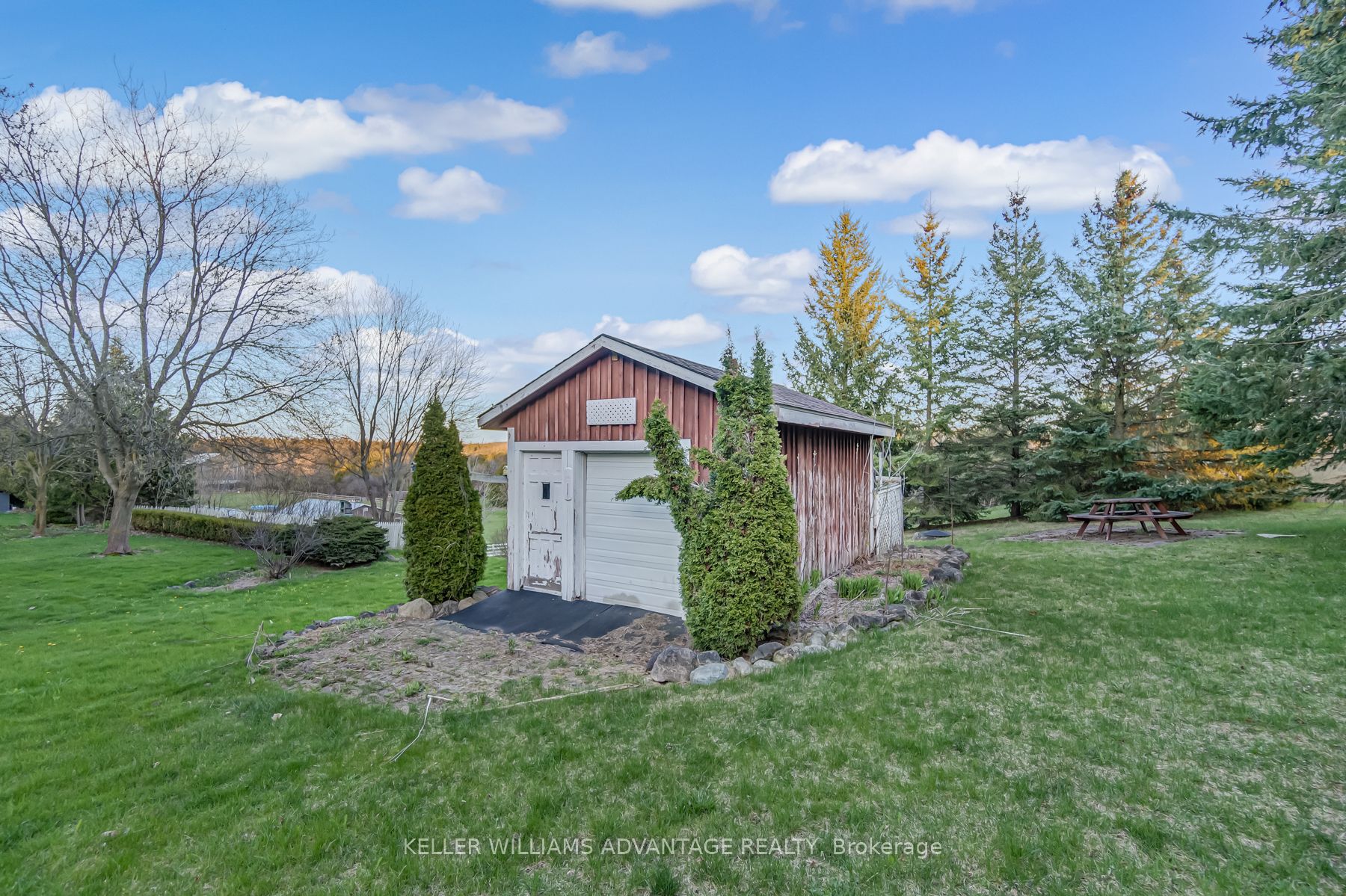 3100 30 Side Road Property Photo 25
