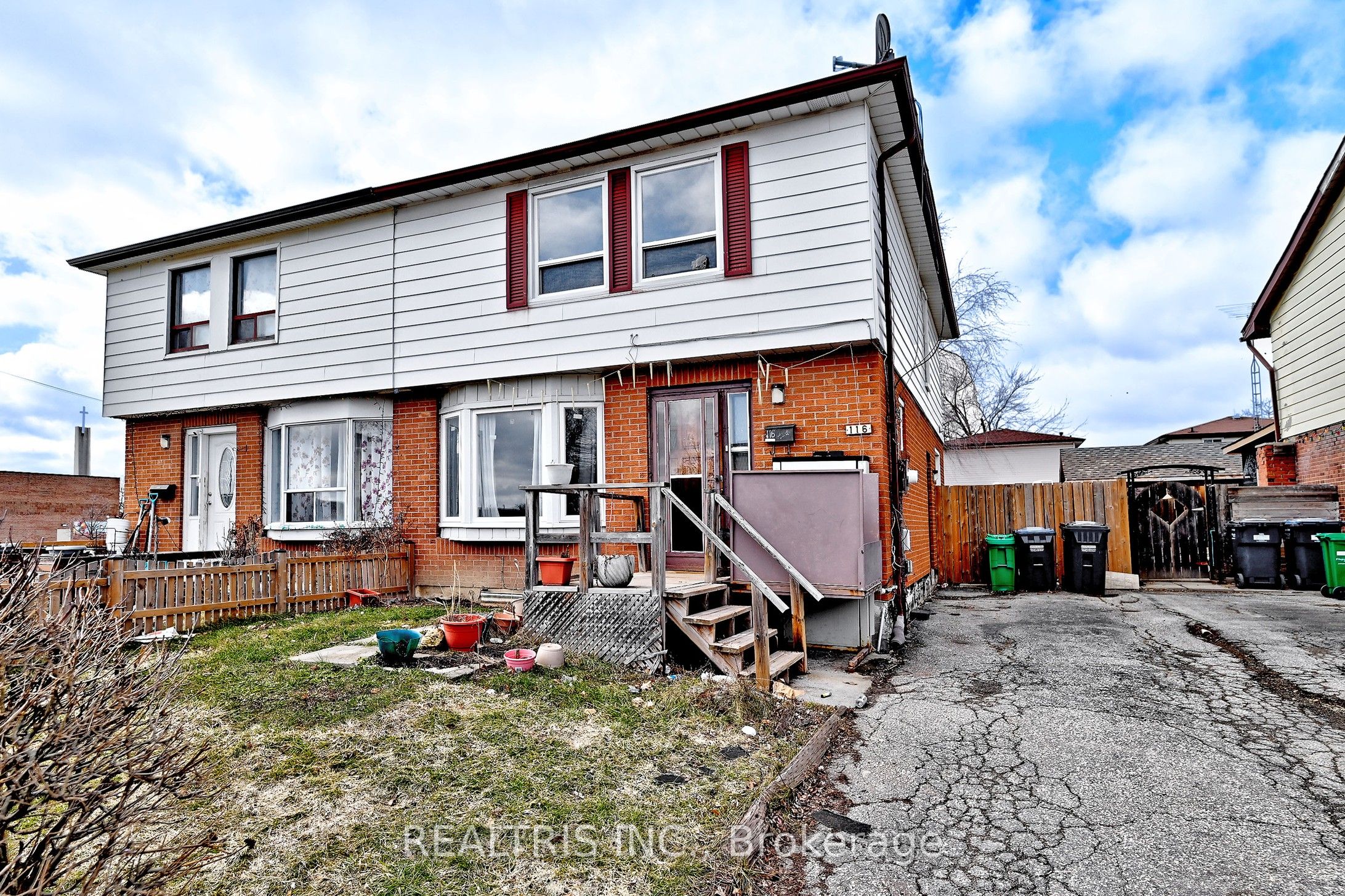 116 Sutherland Avenue Property Photo 3