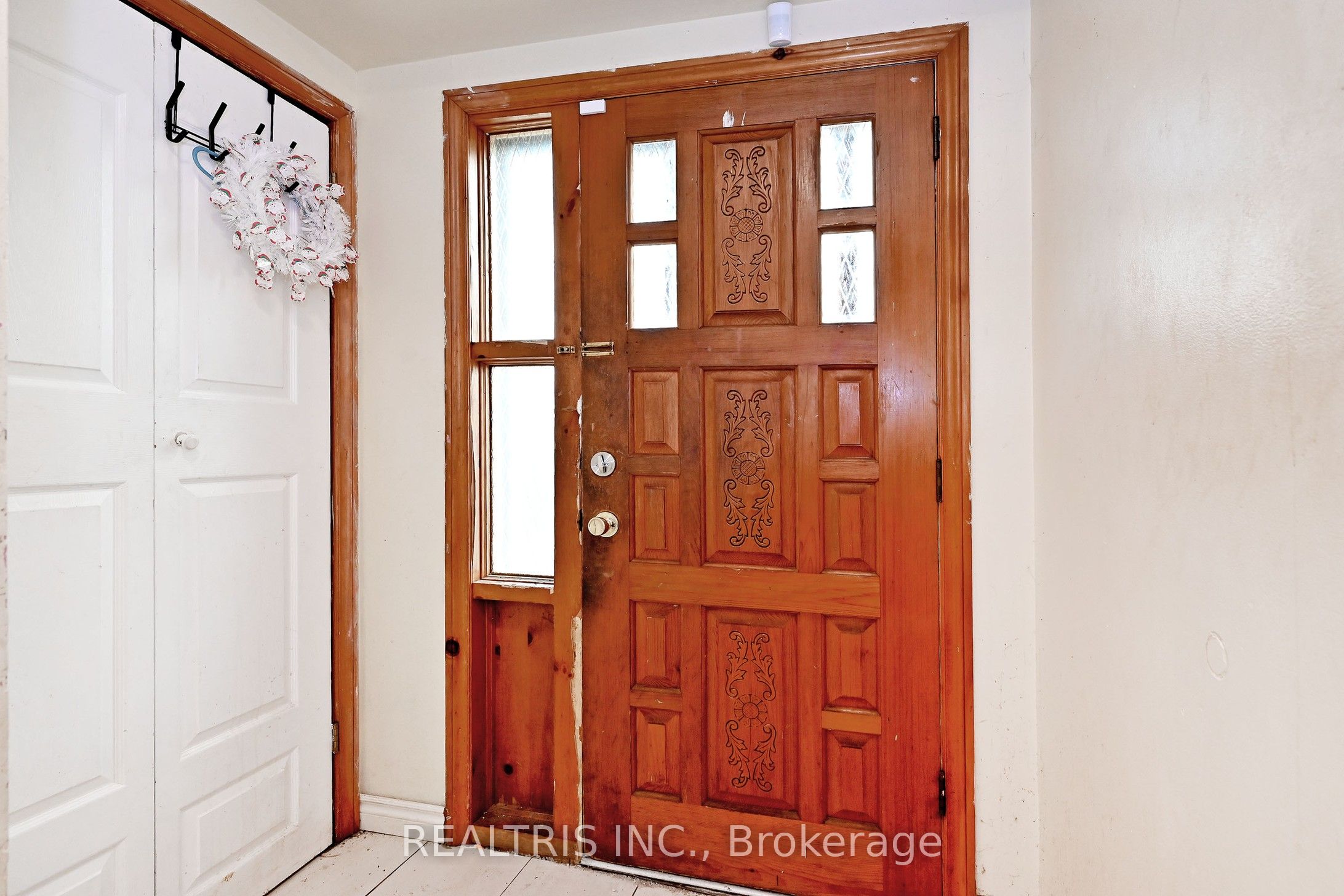 116 Sutherland Avenue Property Photo 5