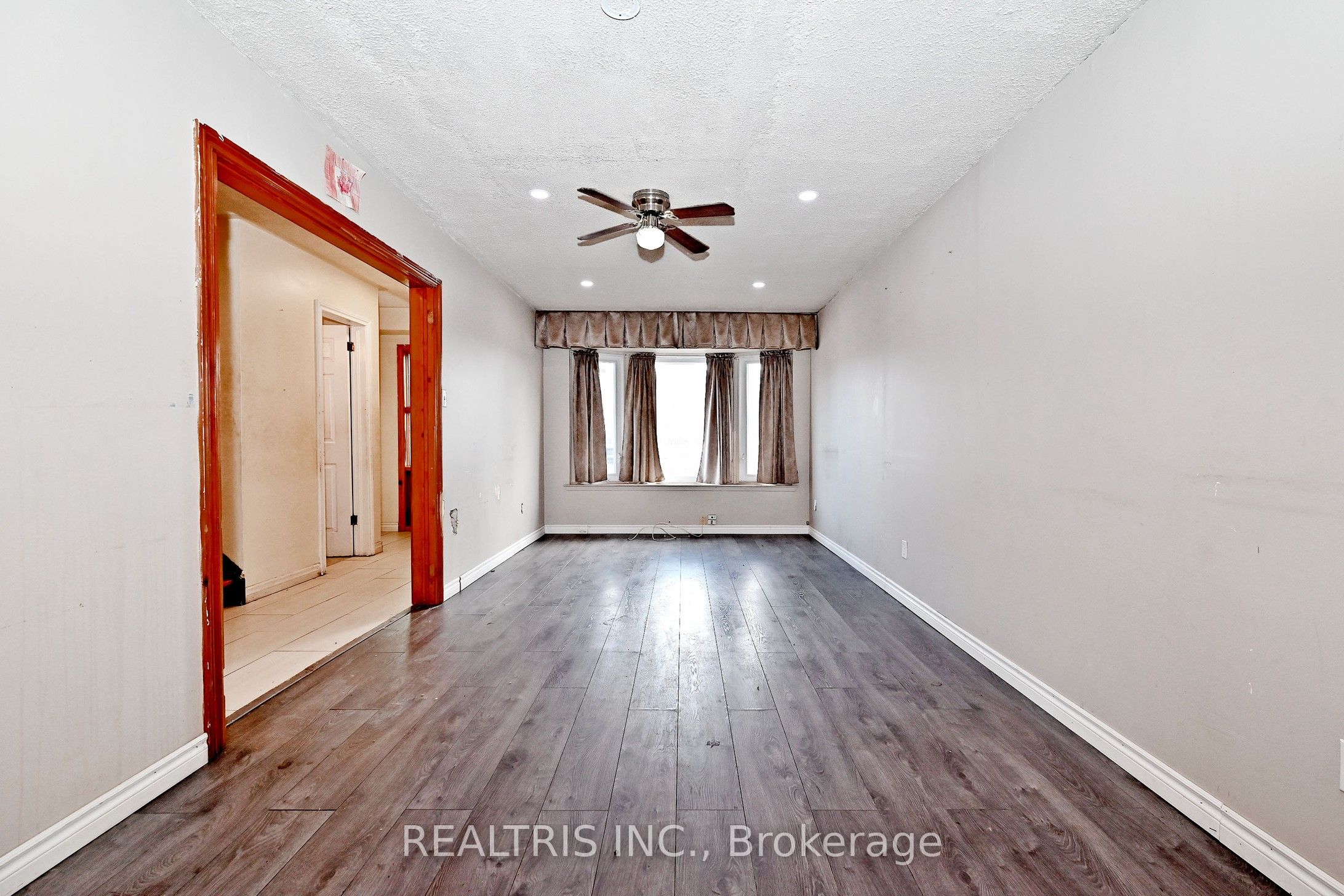116 Sutherland Avenue Property Photo 7