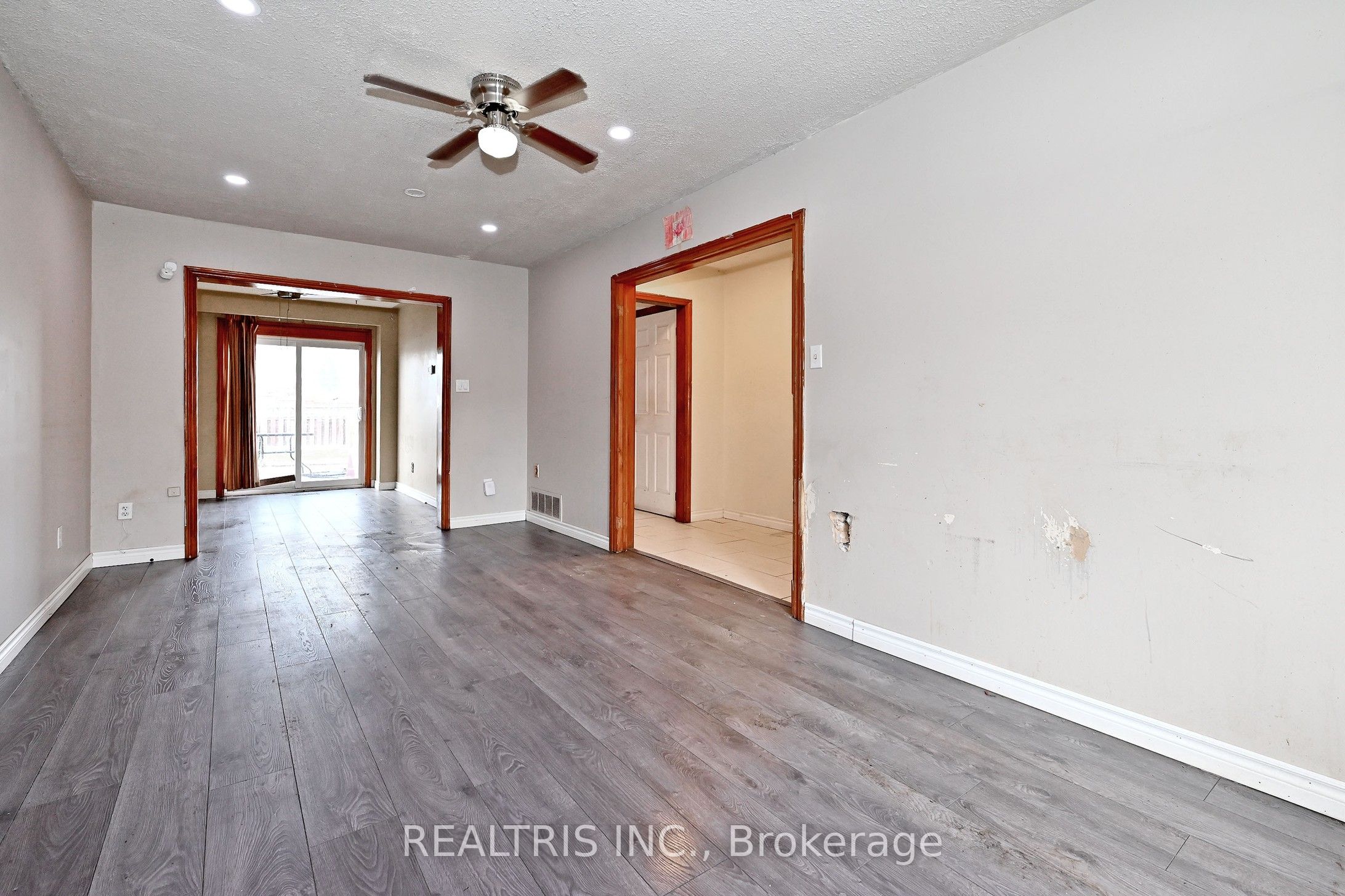 116 Sutherland Avenue Property Photo 8