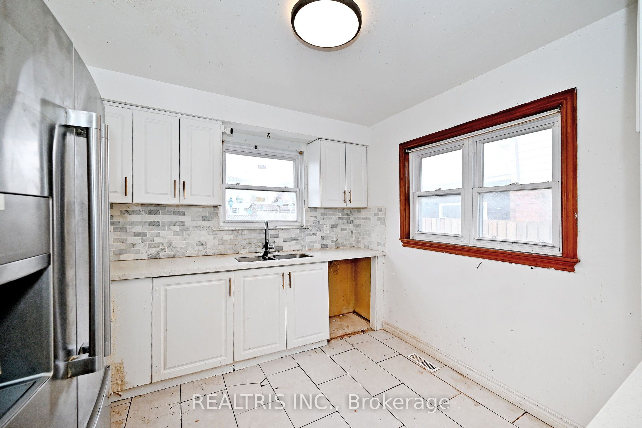 116 Sutherland Avenue Property Photo 10