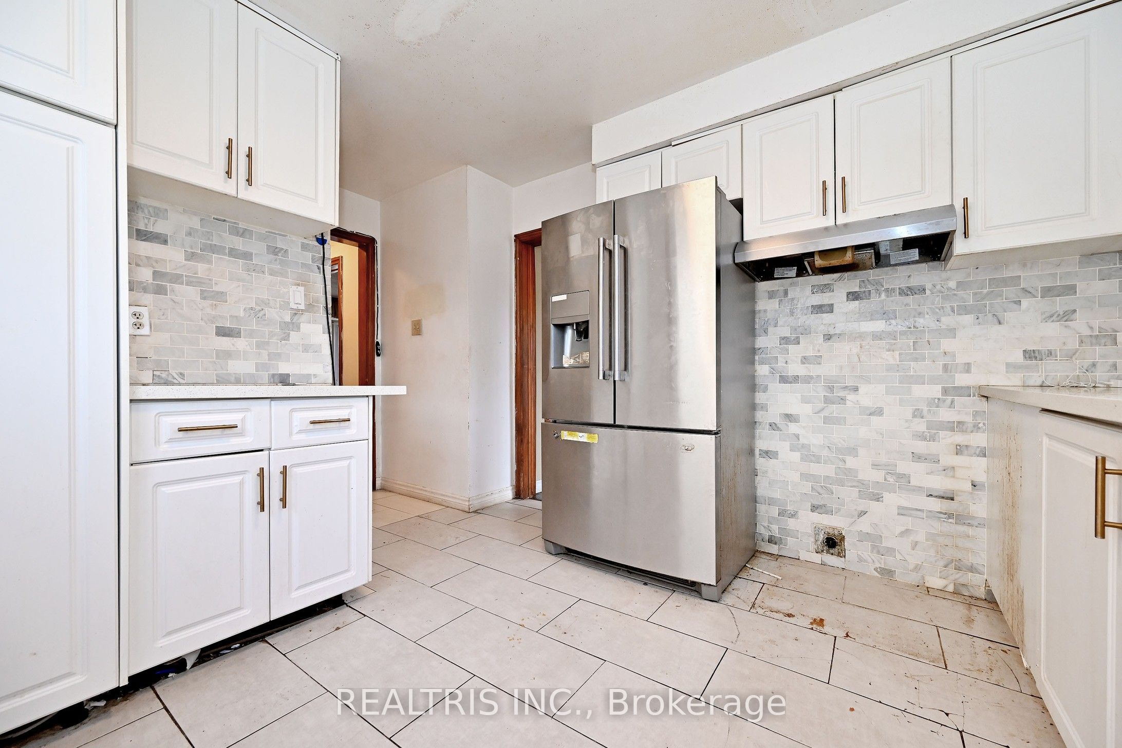 116 Sutherland Avenue Property Photo 12