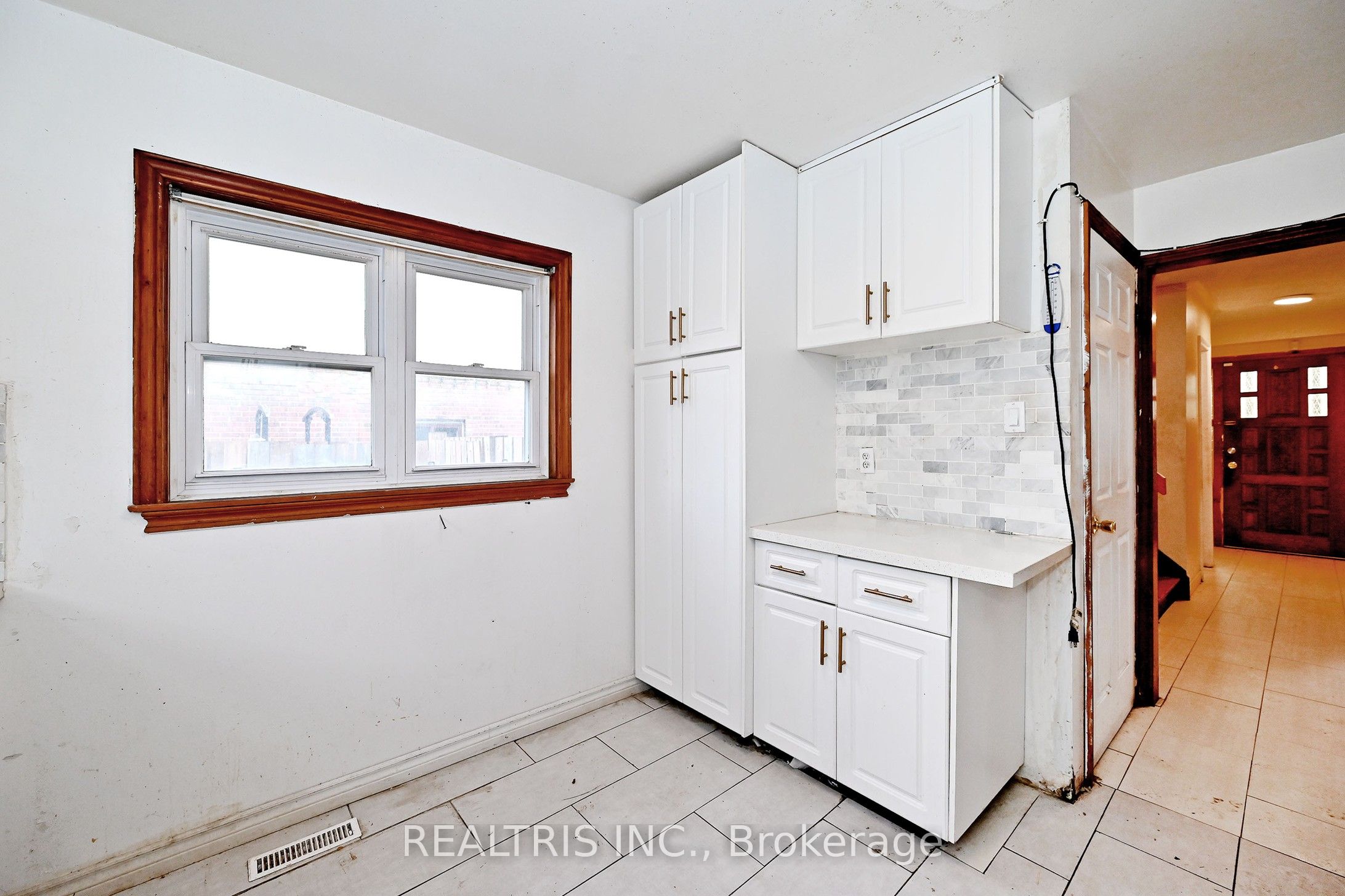 116 Sutherland Avenue Property Photo 13