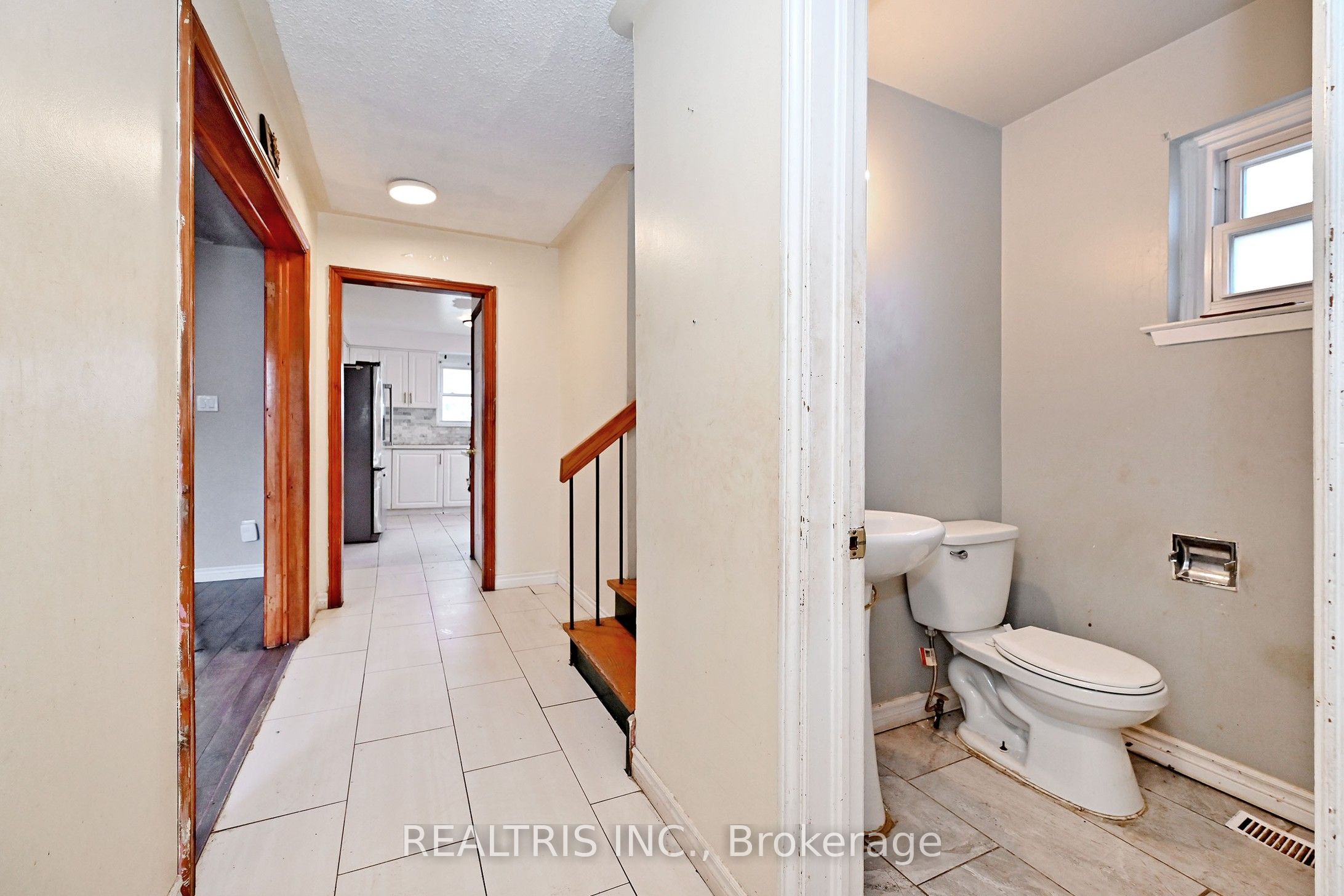 116 Sutherland Avenue Property Photo 14